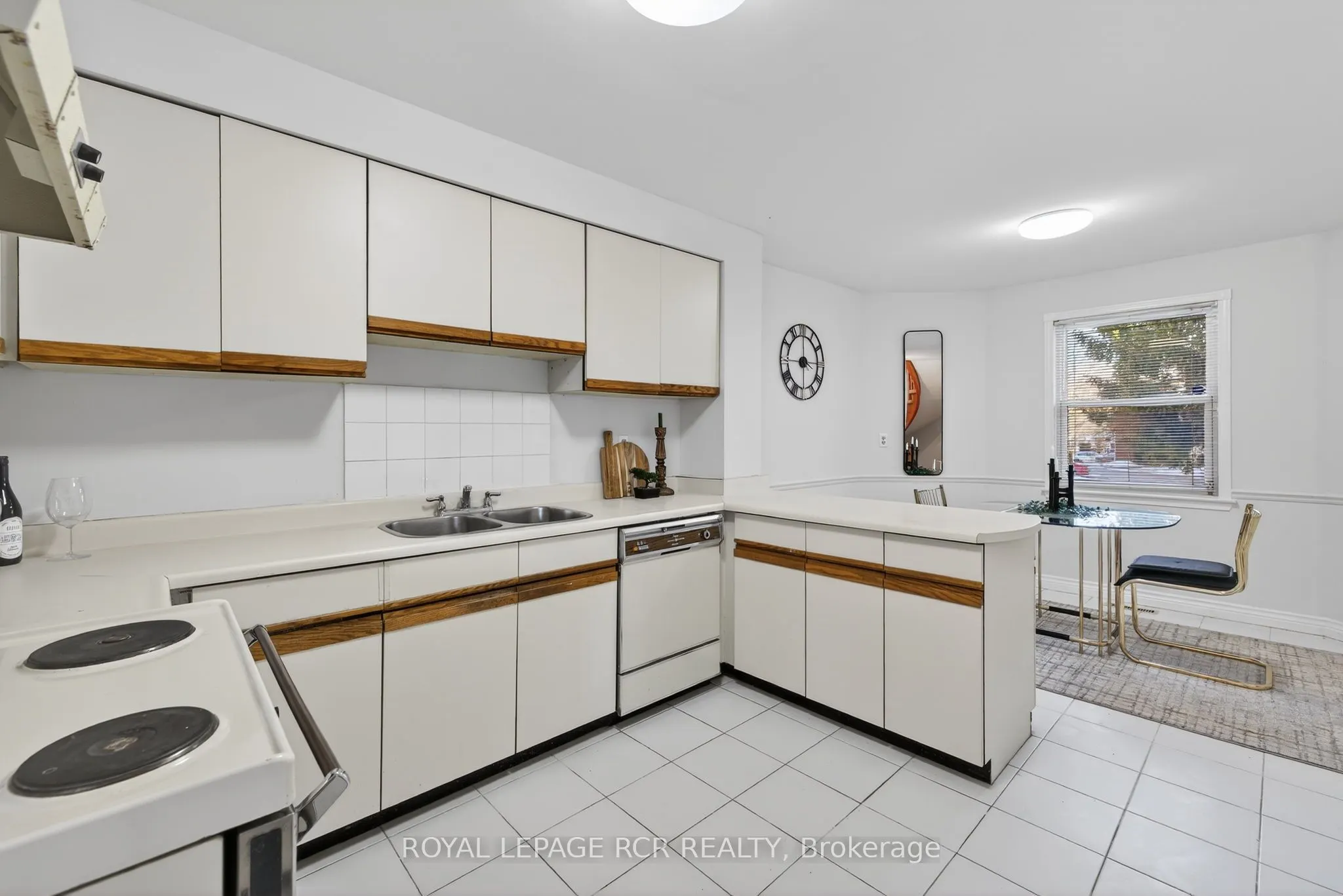 68 Confederation Way #44