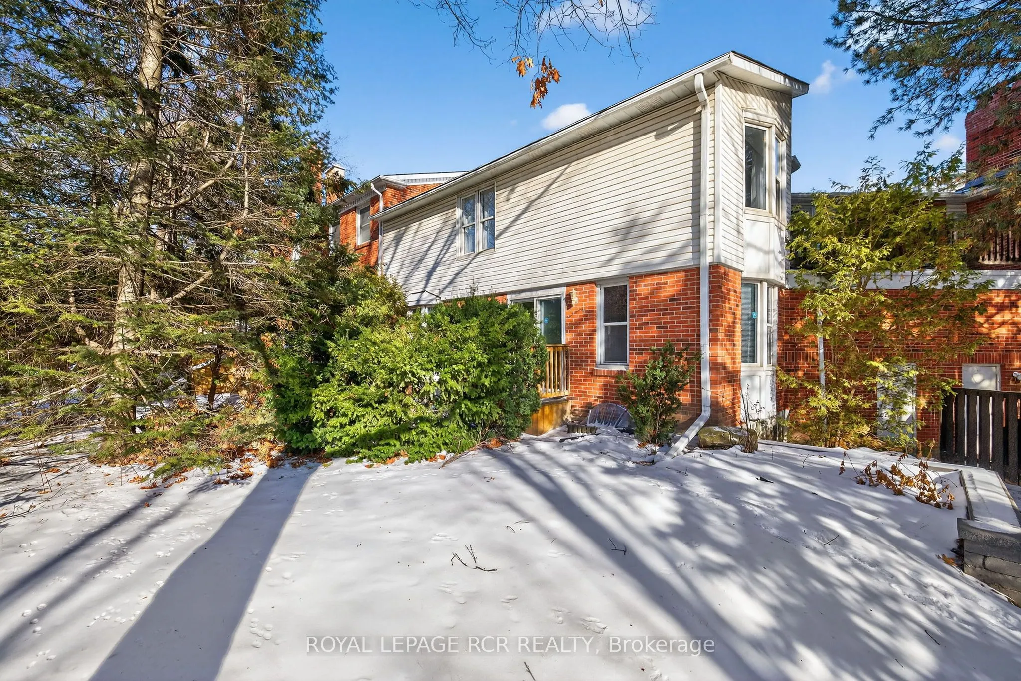68 Confederation Way #44