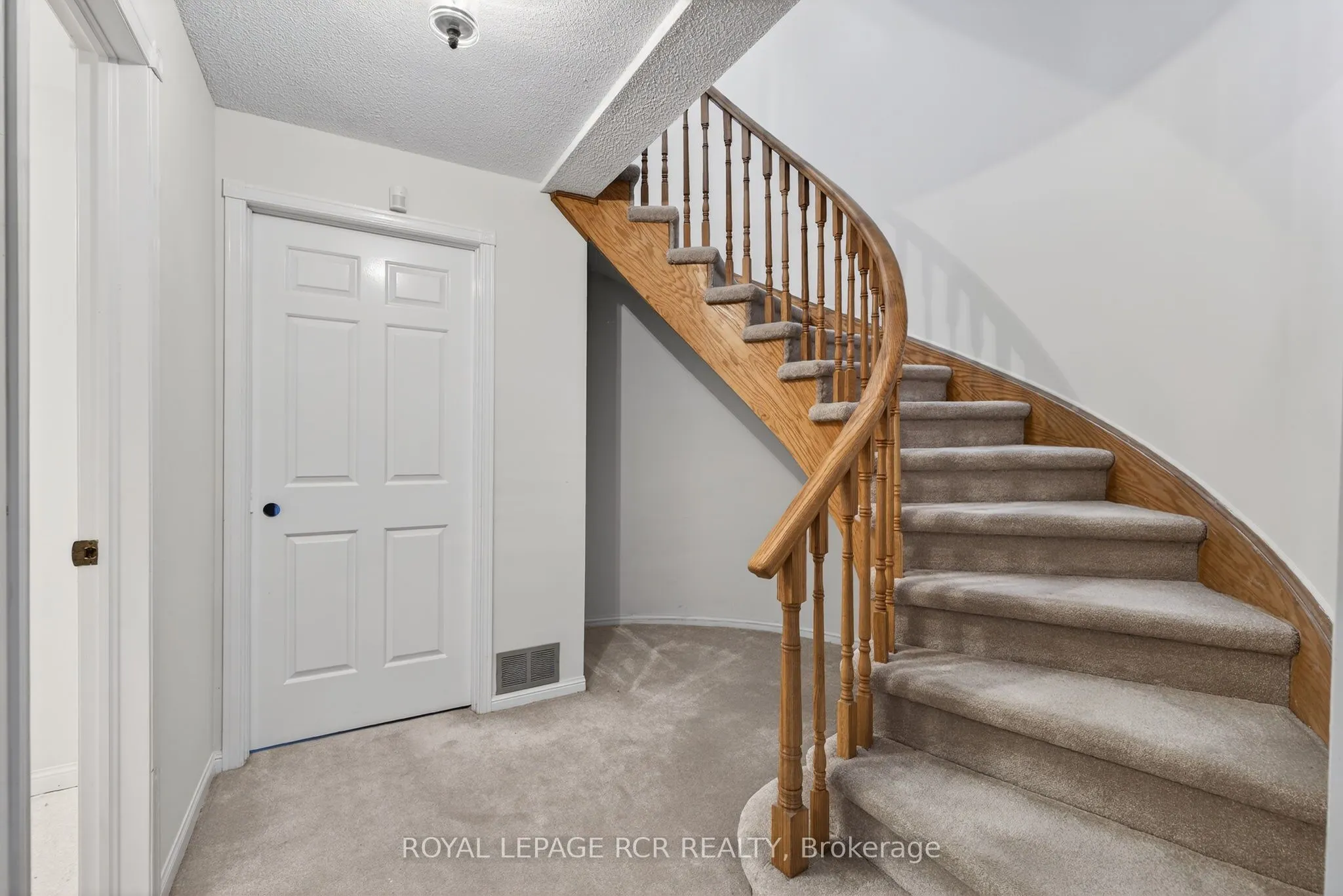 68 Confederation Way #44