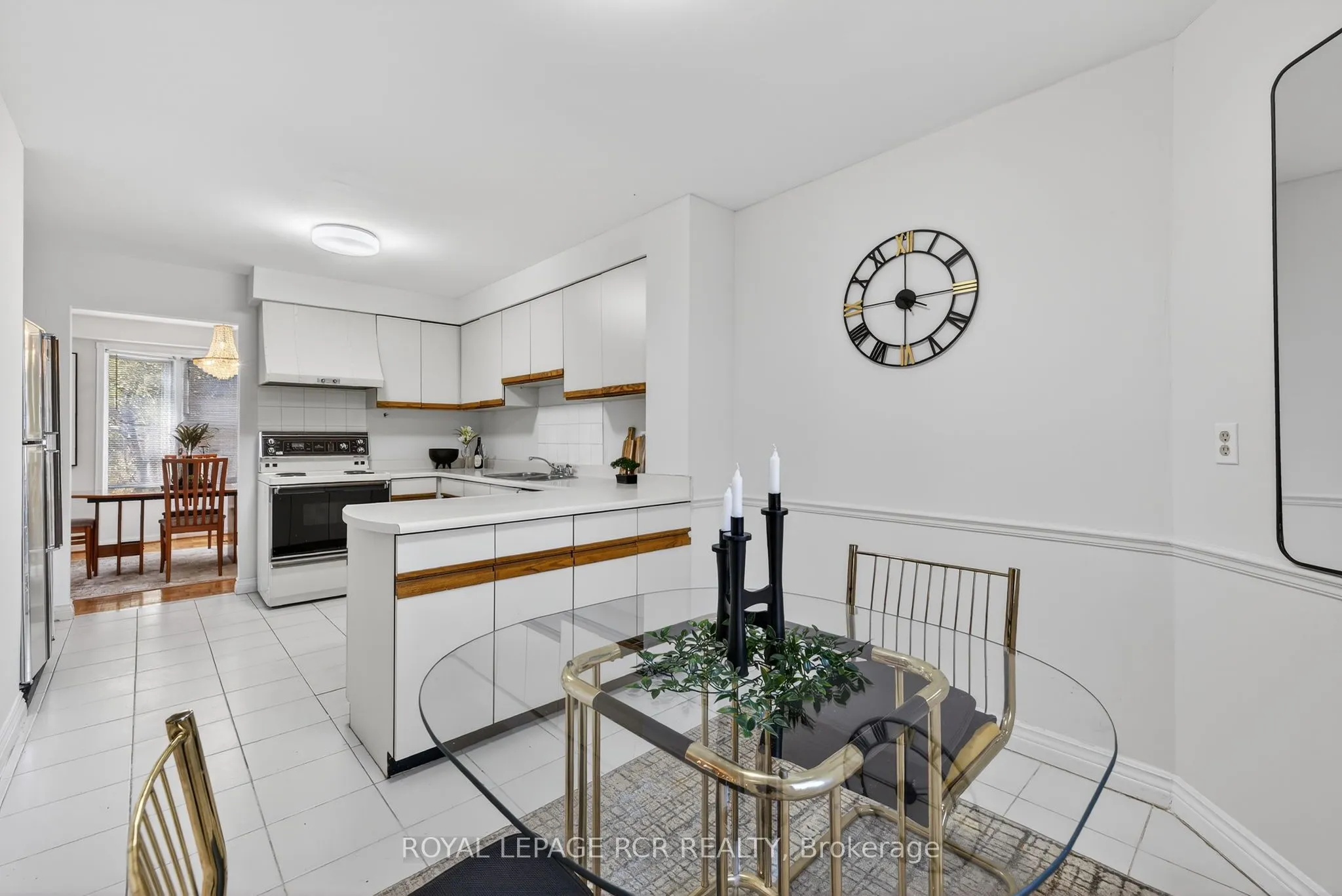 68 Confederation Way #44