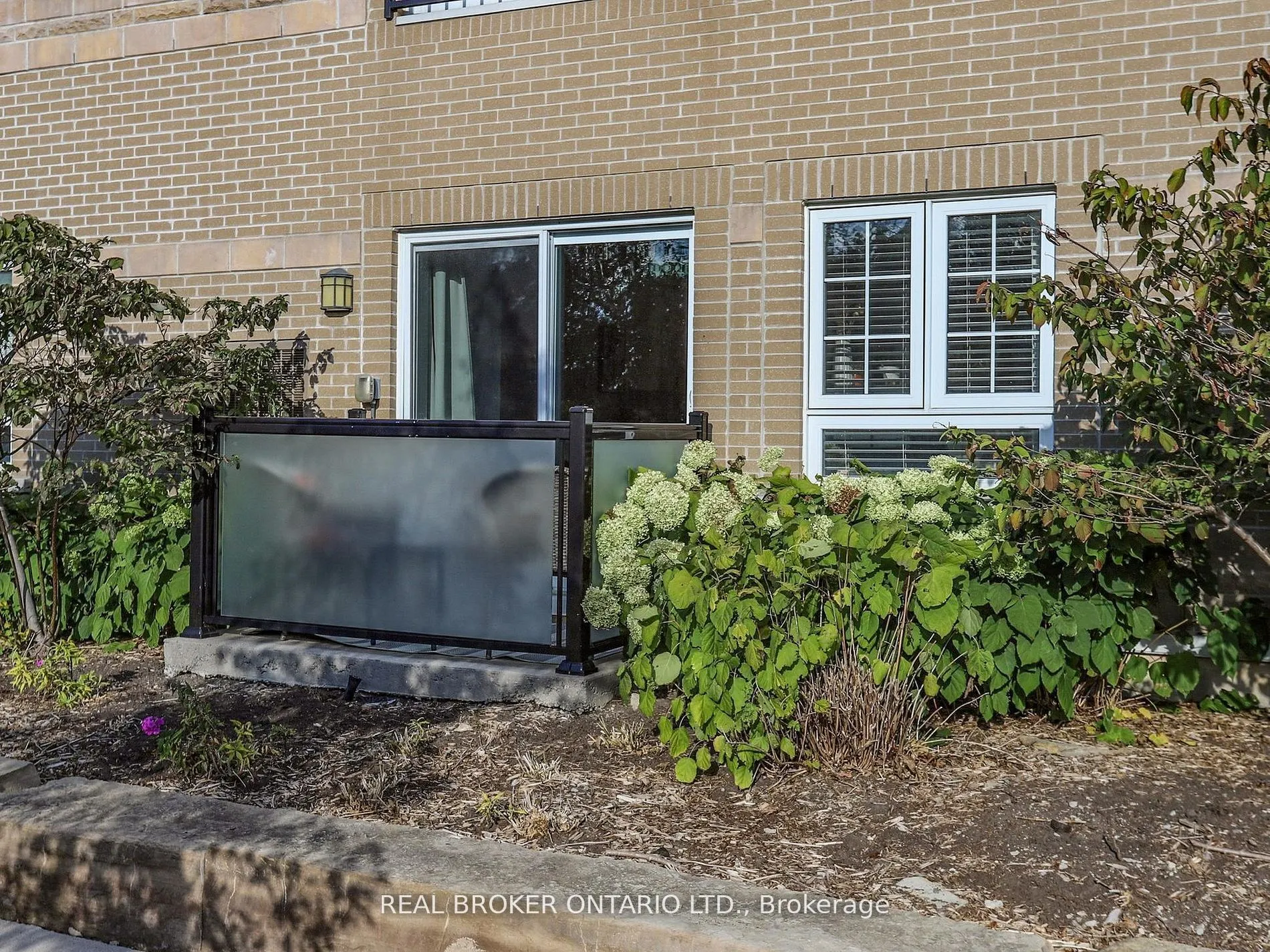 481 Rupert Avenue #122