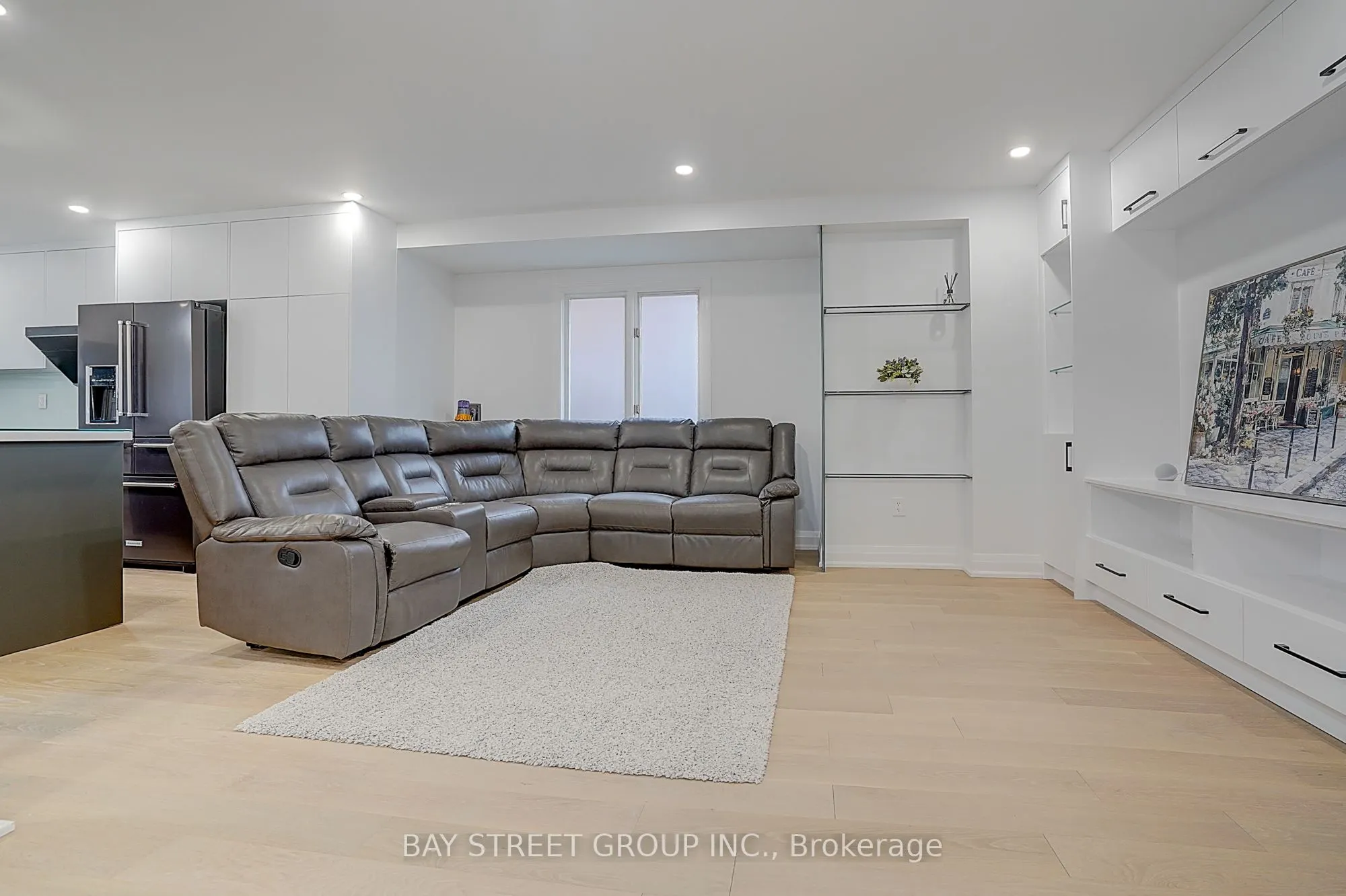 8 Mooreland Court