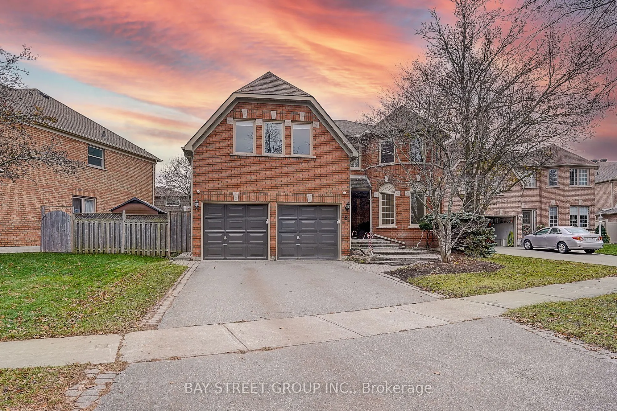 8 Mooreland Court