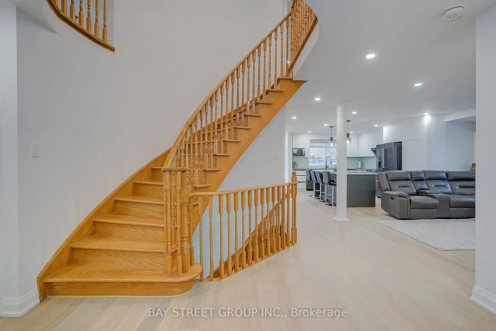 8 Mooreland Court
