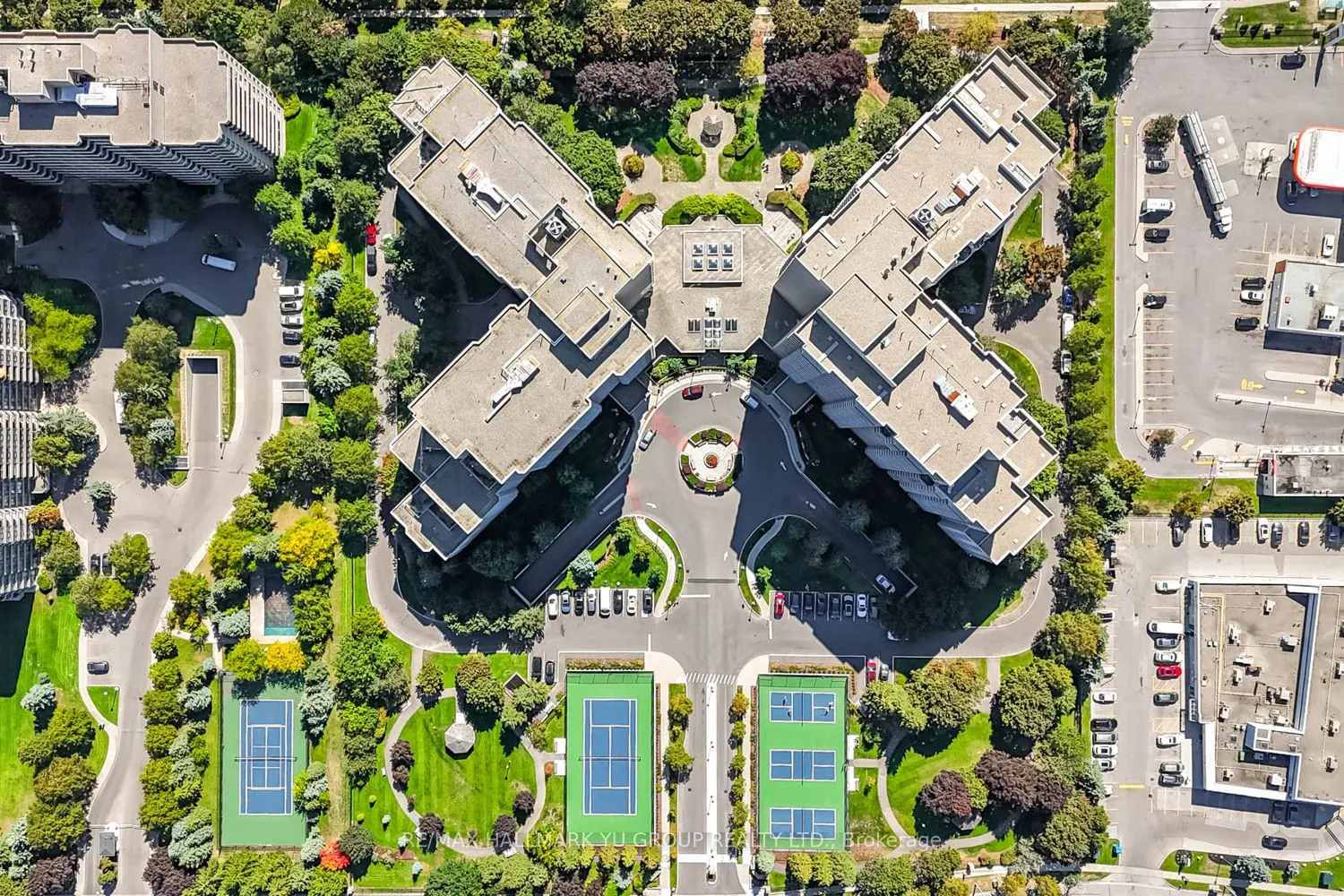 7 Townsgate Drive #1203