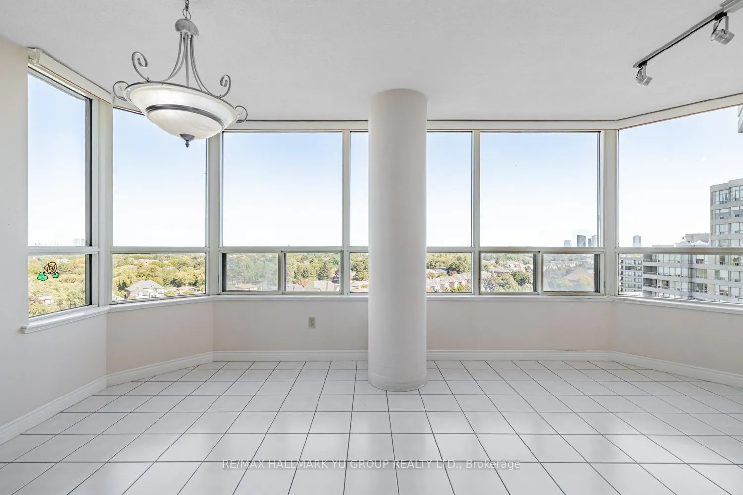 7 Townsgate Drive #1203