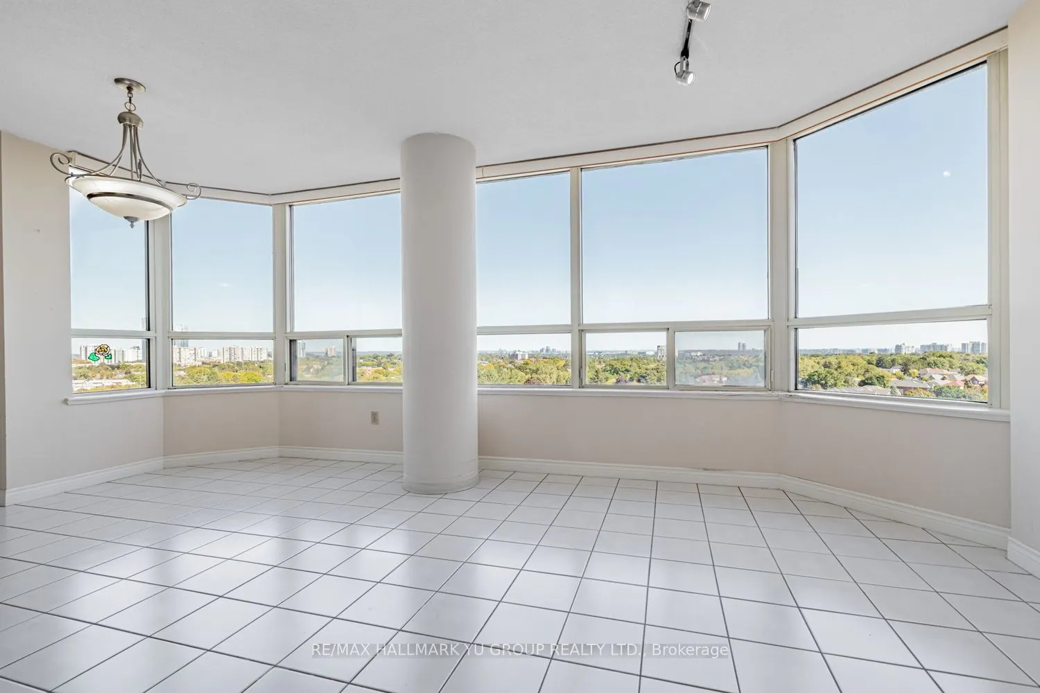 7 Townsgate Drive #1203