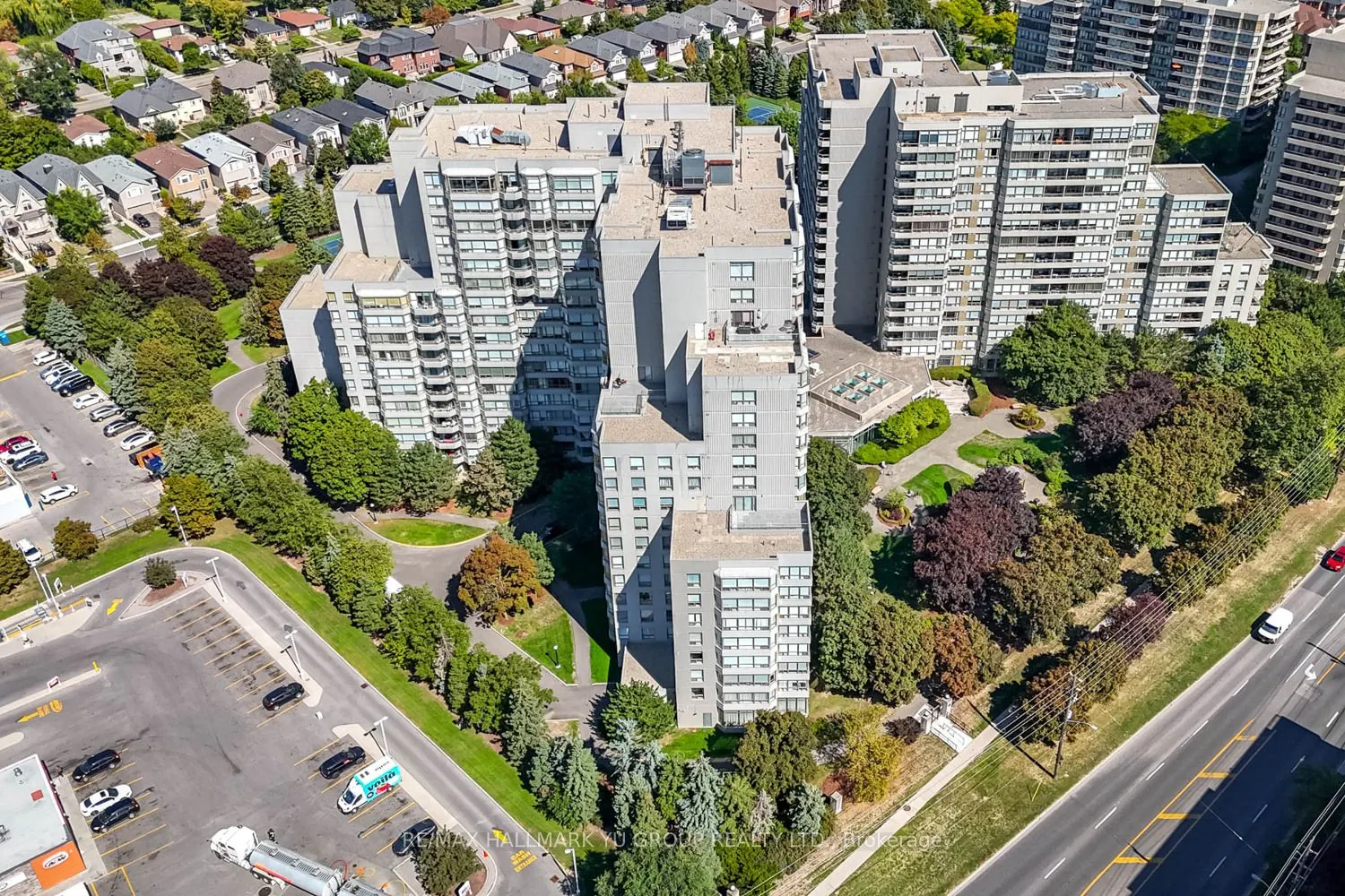 7 Townsgate Drive #1203