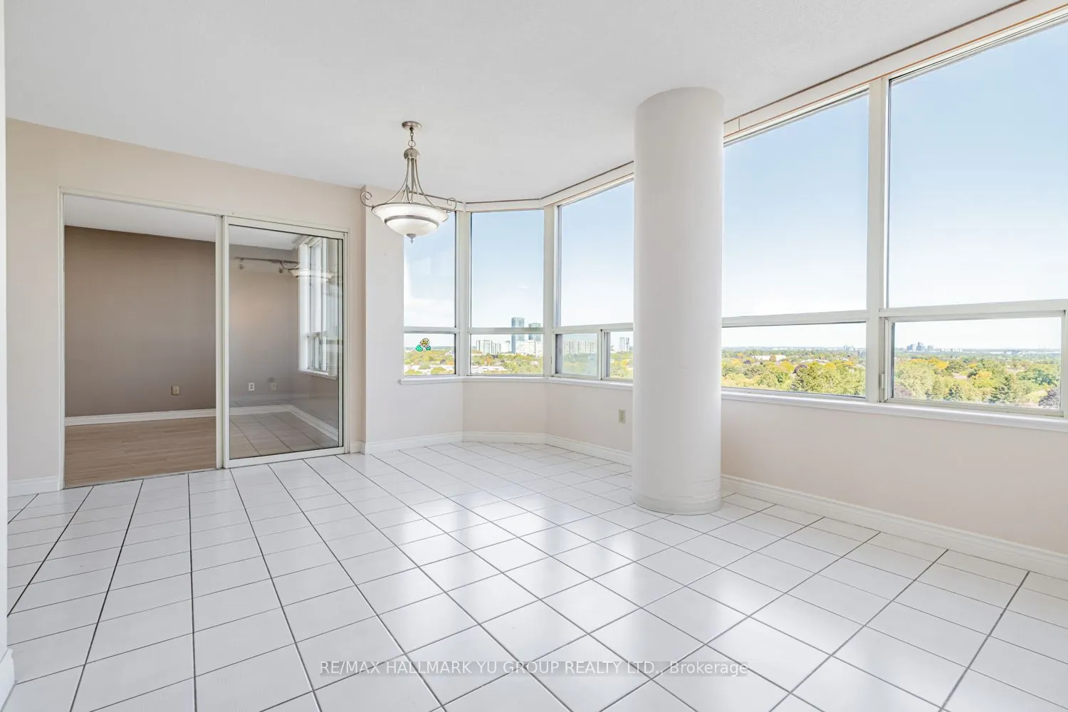 7 Townsgate Drive #1203