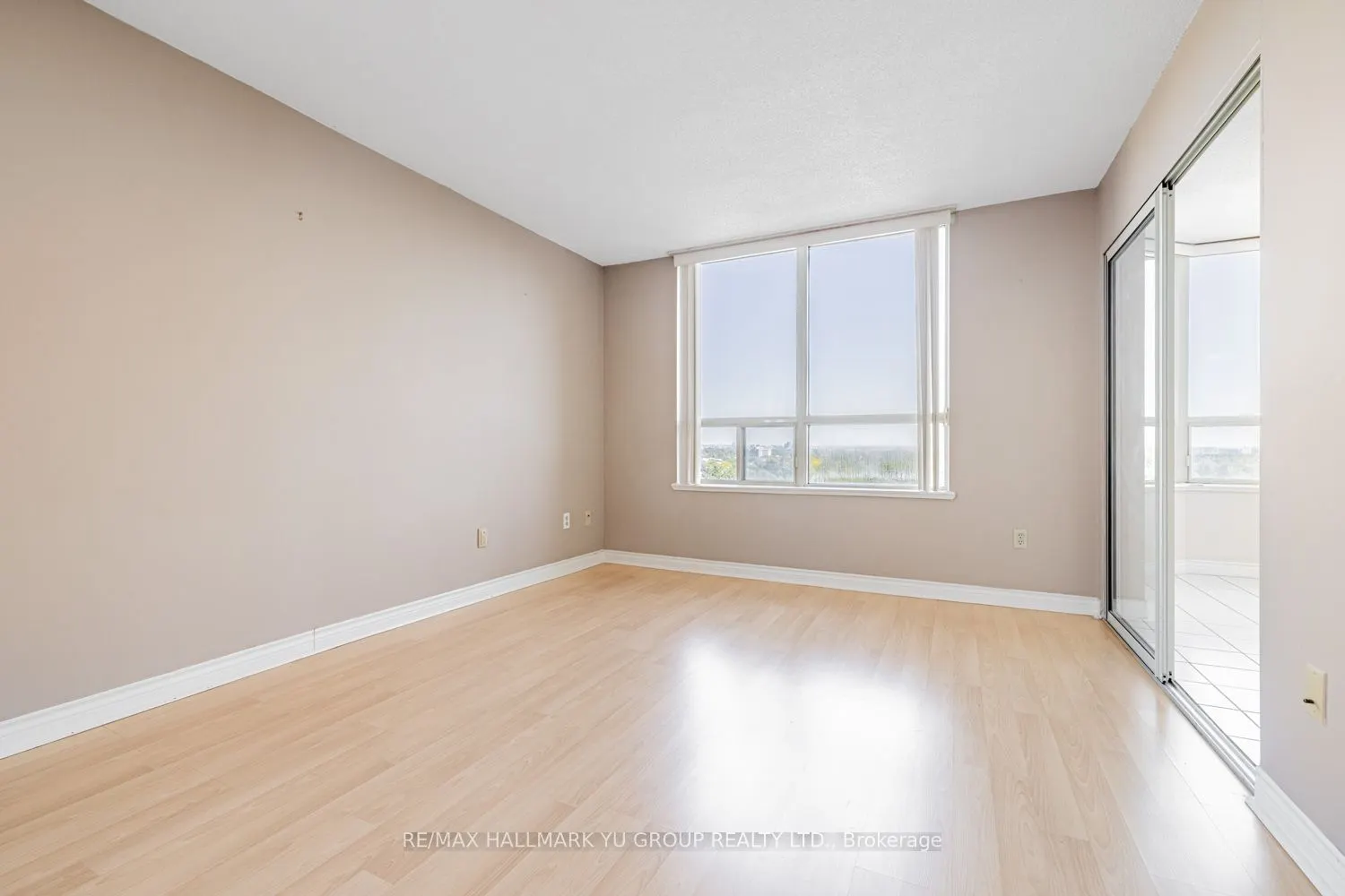 7 Townsgate Drive #1203