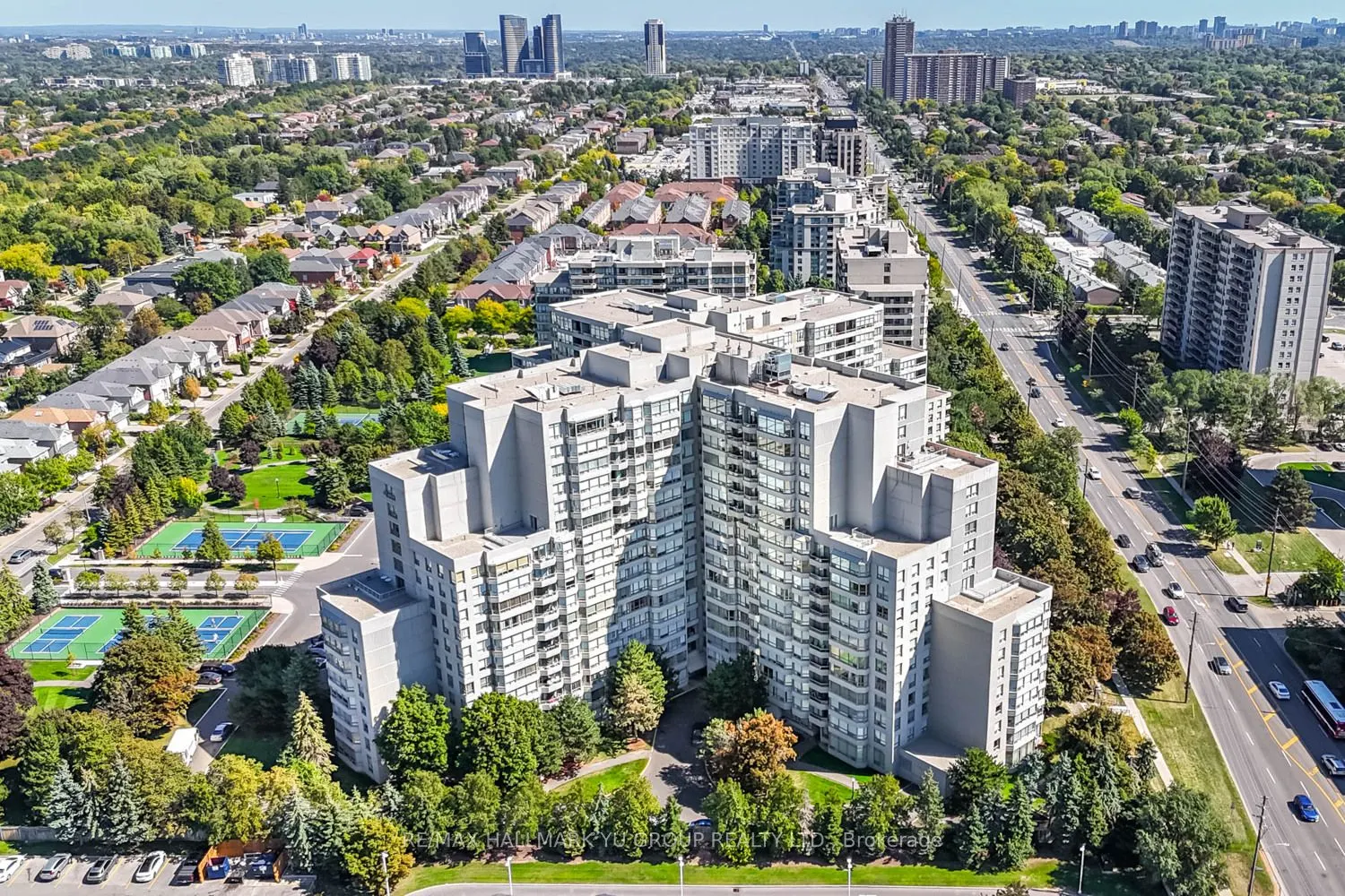 7 Townsgate Drive #1203