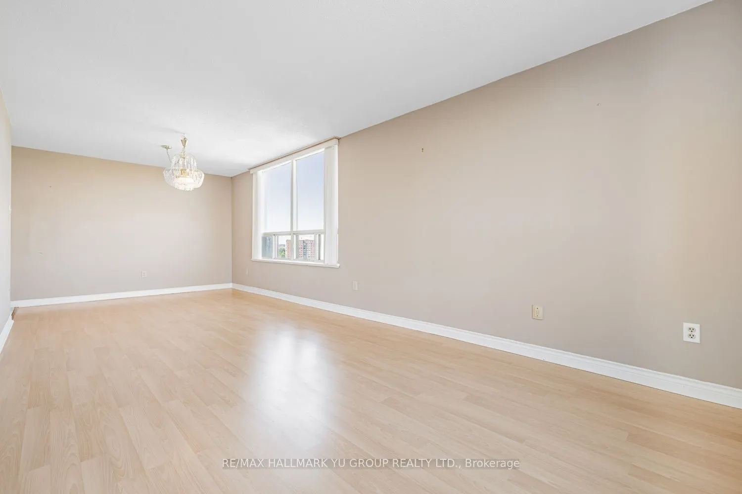 7 Townsgate Drive #1203