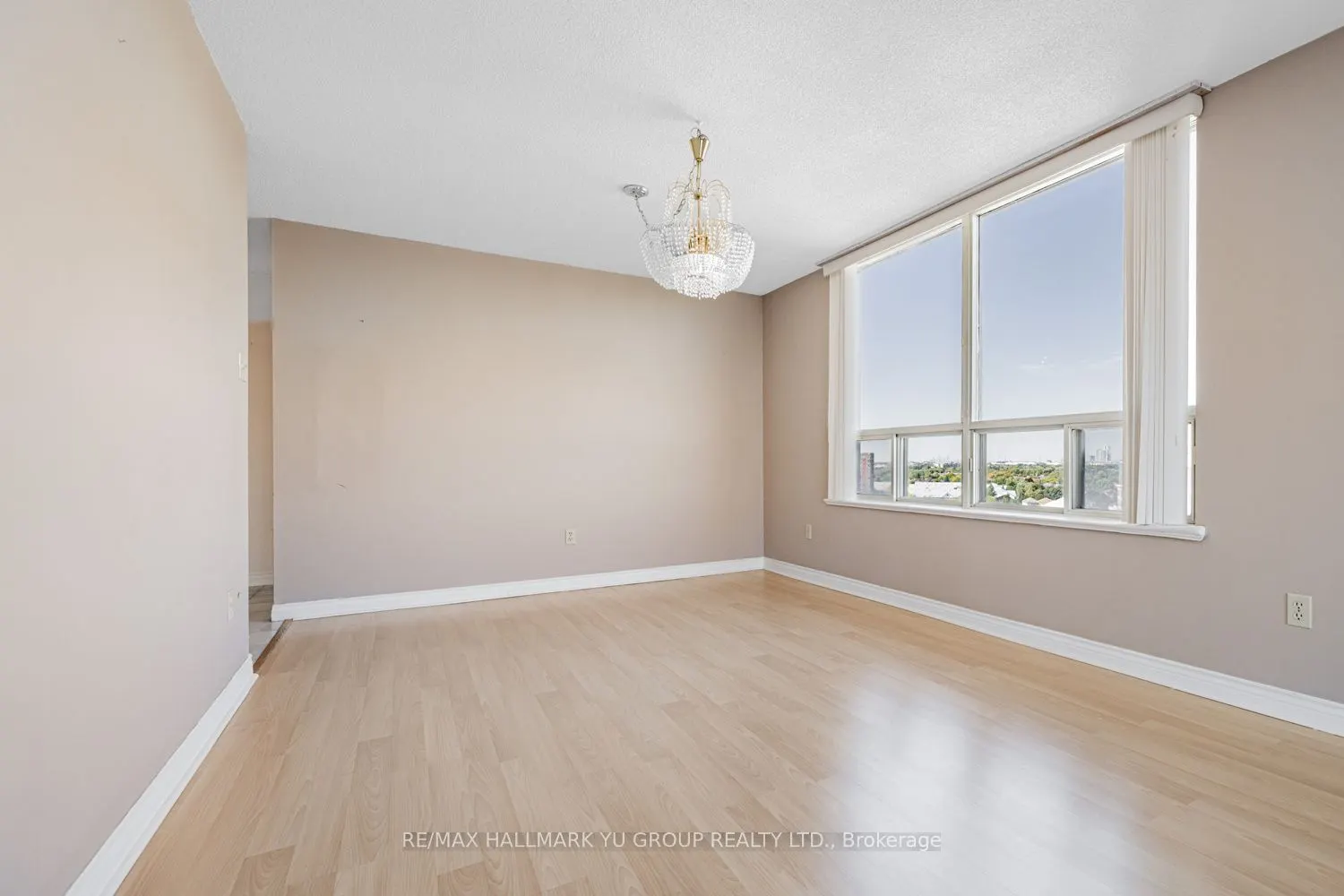 7 Townsgate Drive #1203