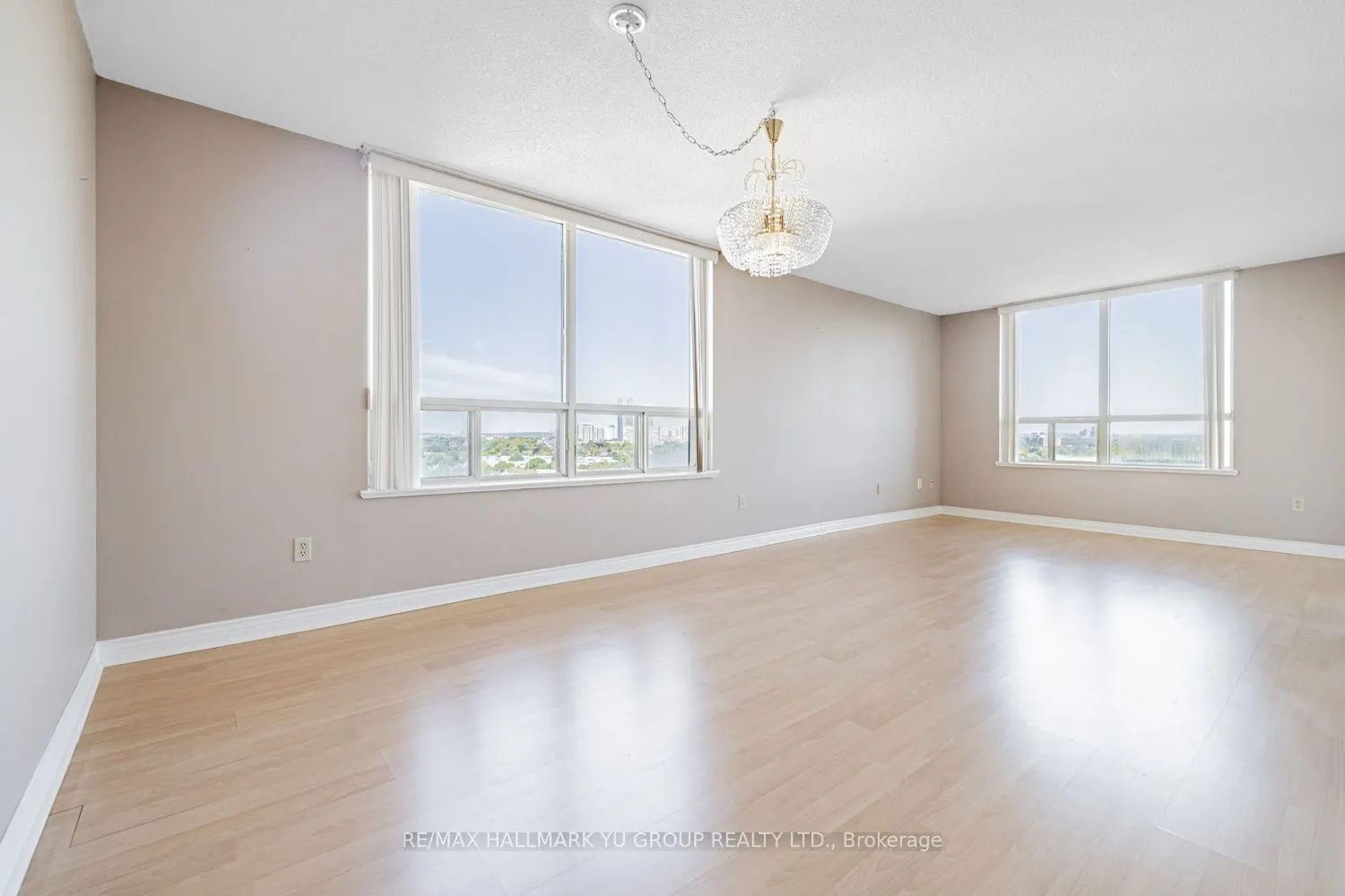 7 Townsgate Drive #1203