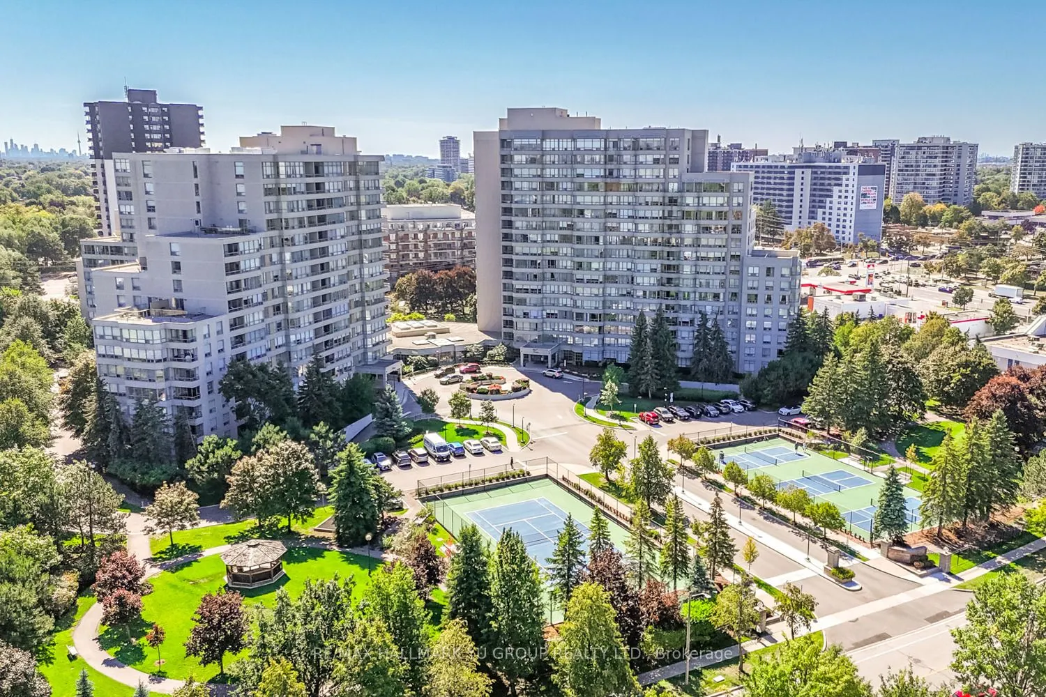 7 Townsgate Drive #1203