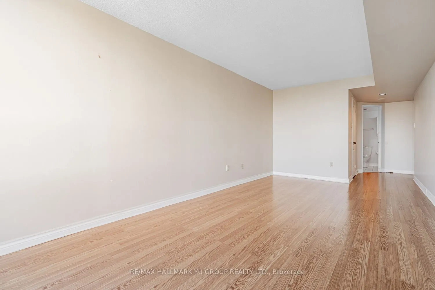 7 Townsgate Drive #1203