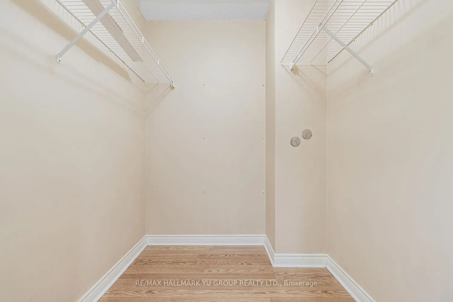 7 Townsgate Drive #1203