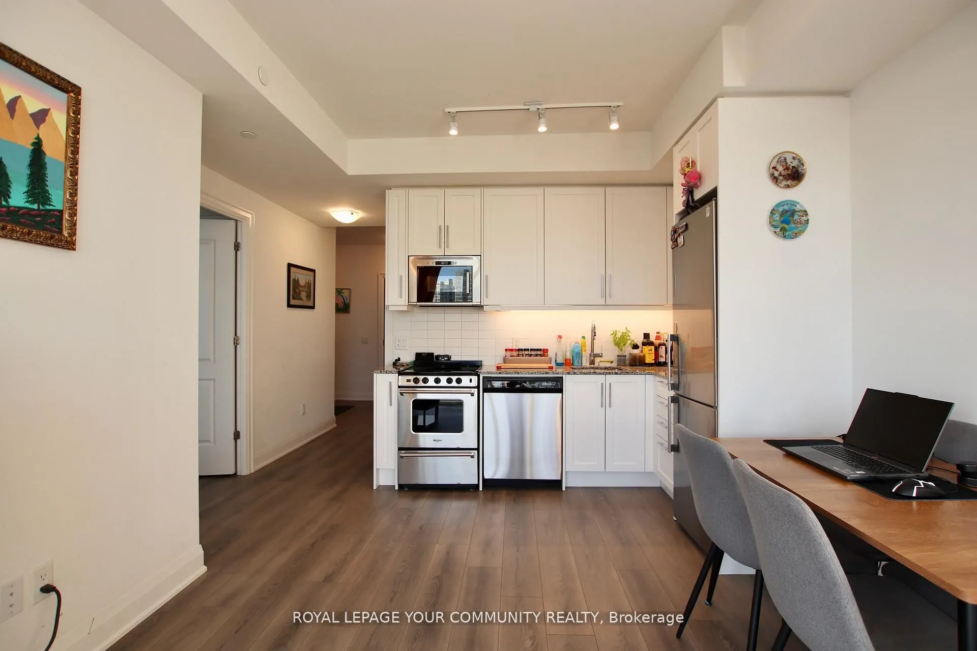20 Gatineau Drive #404