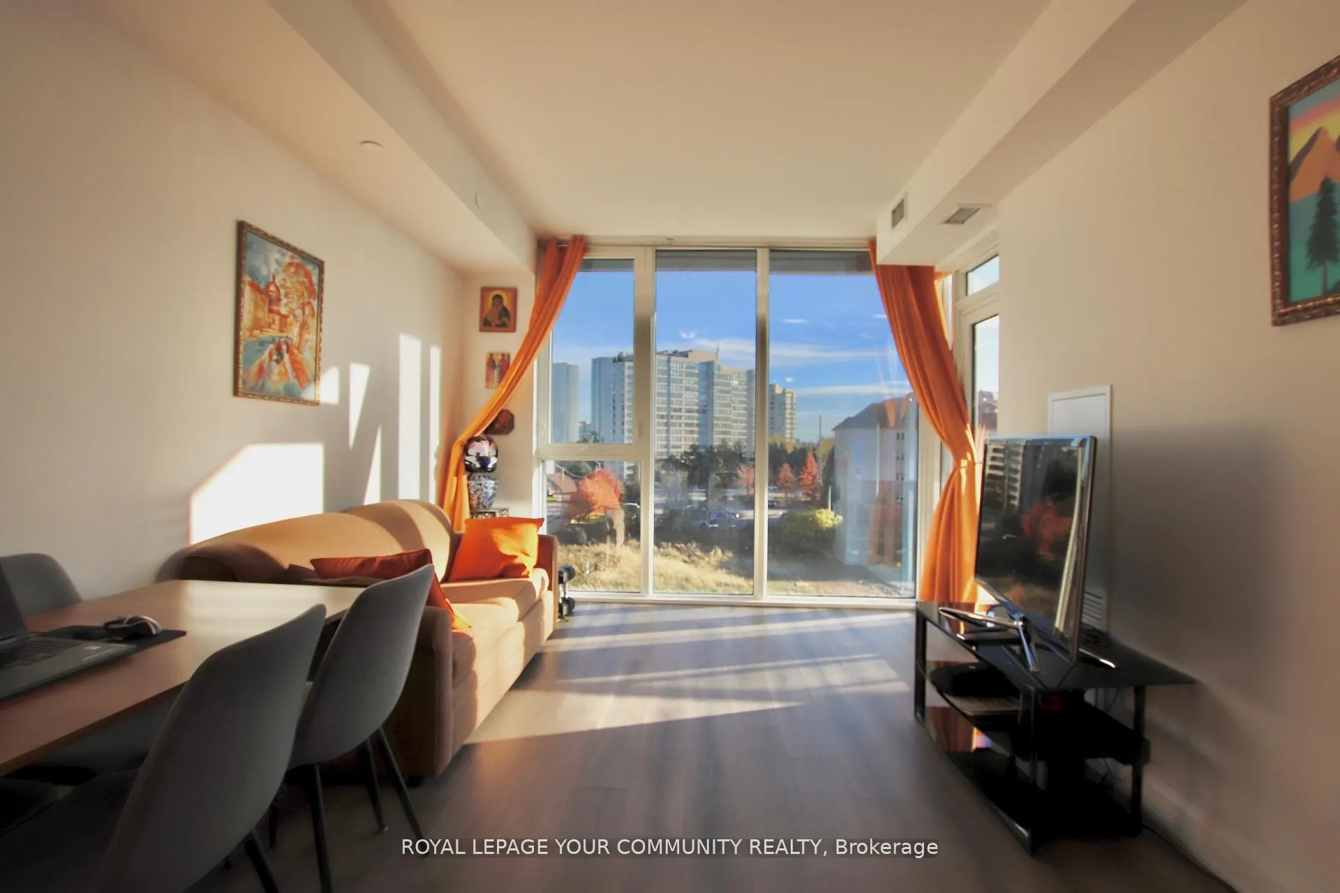 20 Gatineau Drive #404