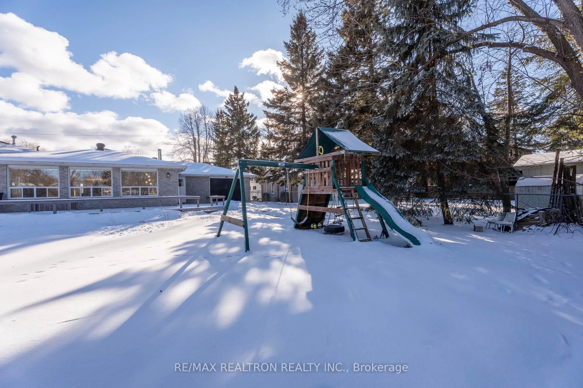 66 Lakeland Crescent