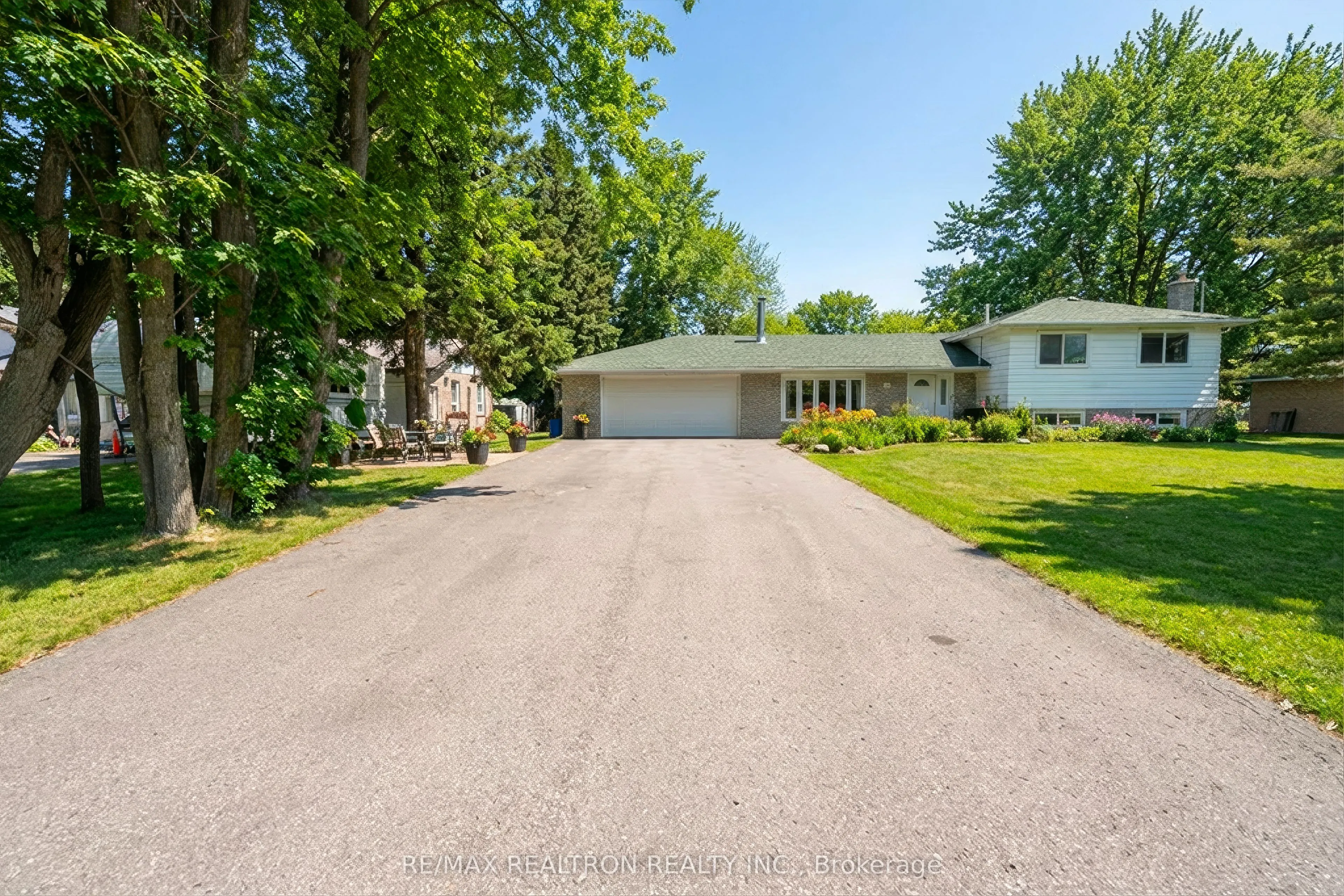 66 Lakeland Crescent