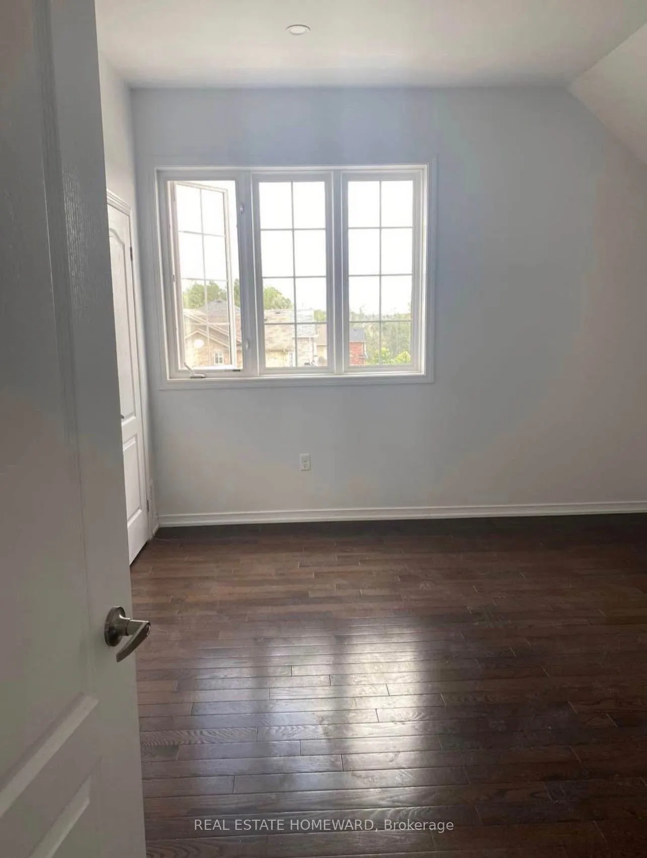 1226 Leslie Drive