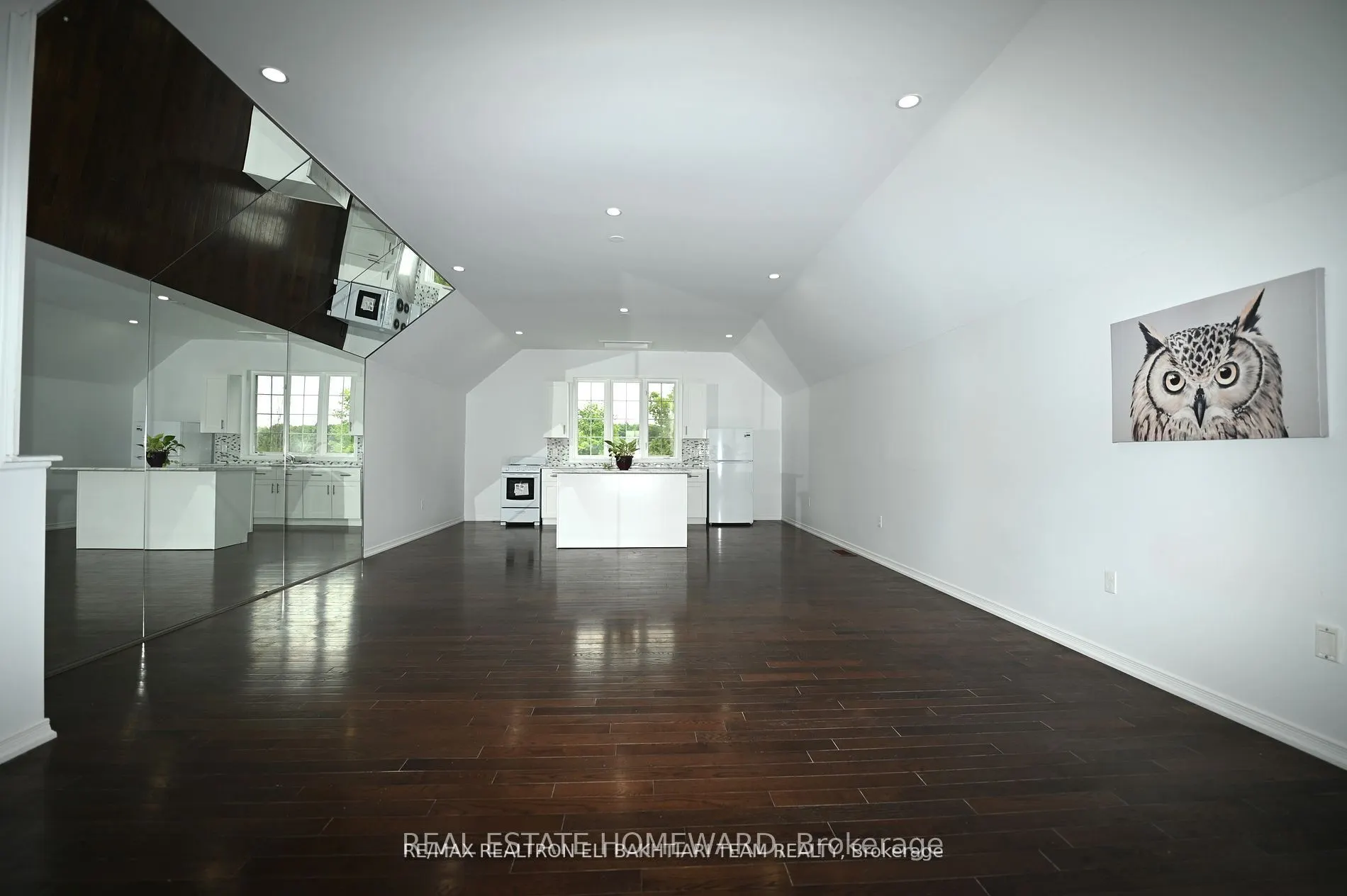 1226 Leslie Drive
