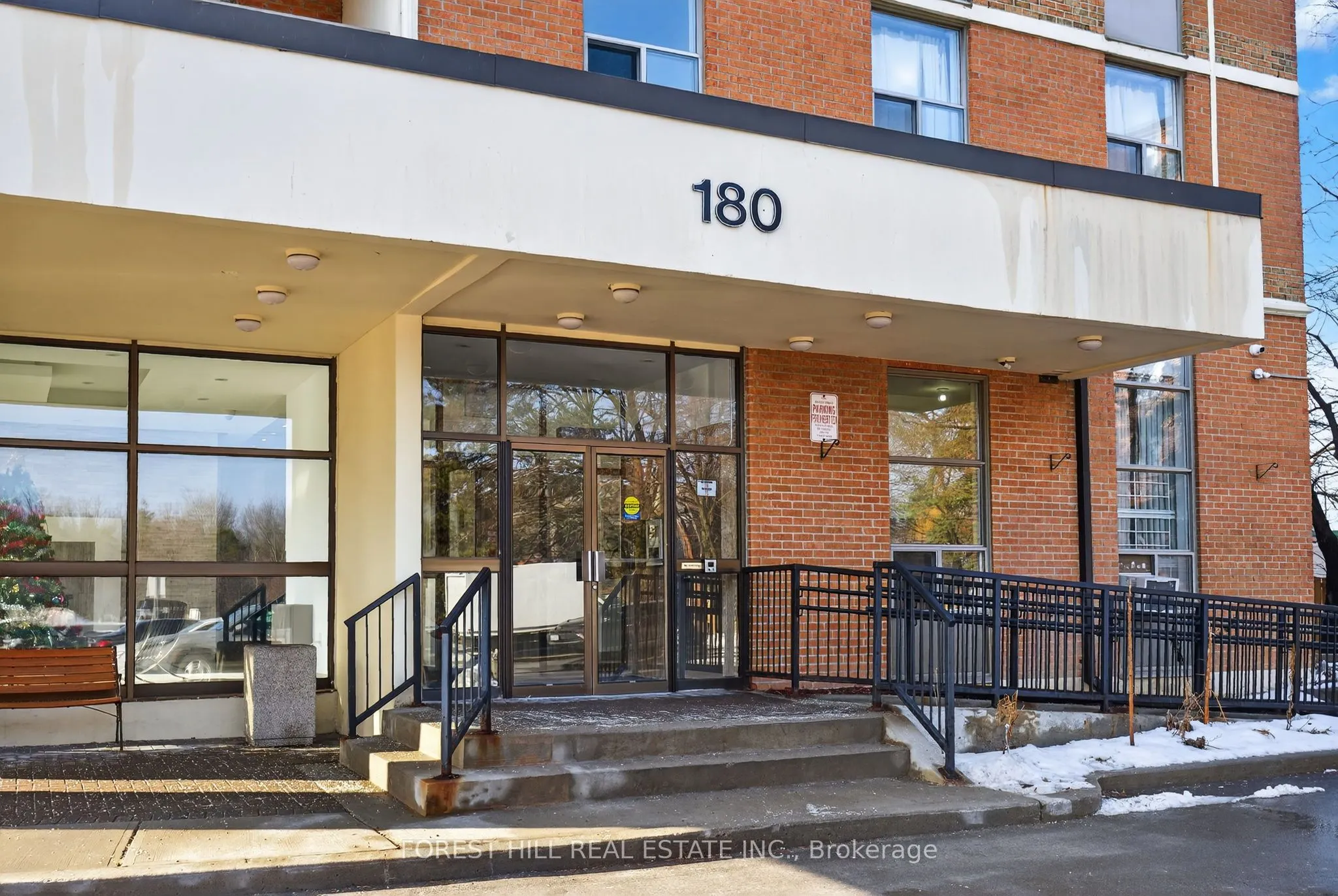 180 DUDLEY Avenue #302