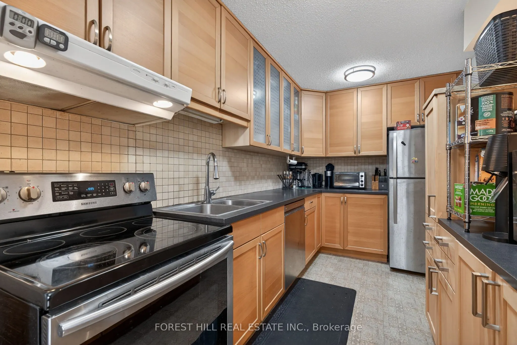 180 DUDLEY Avenue #302