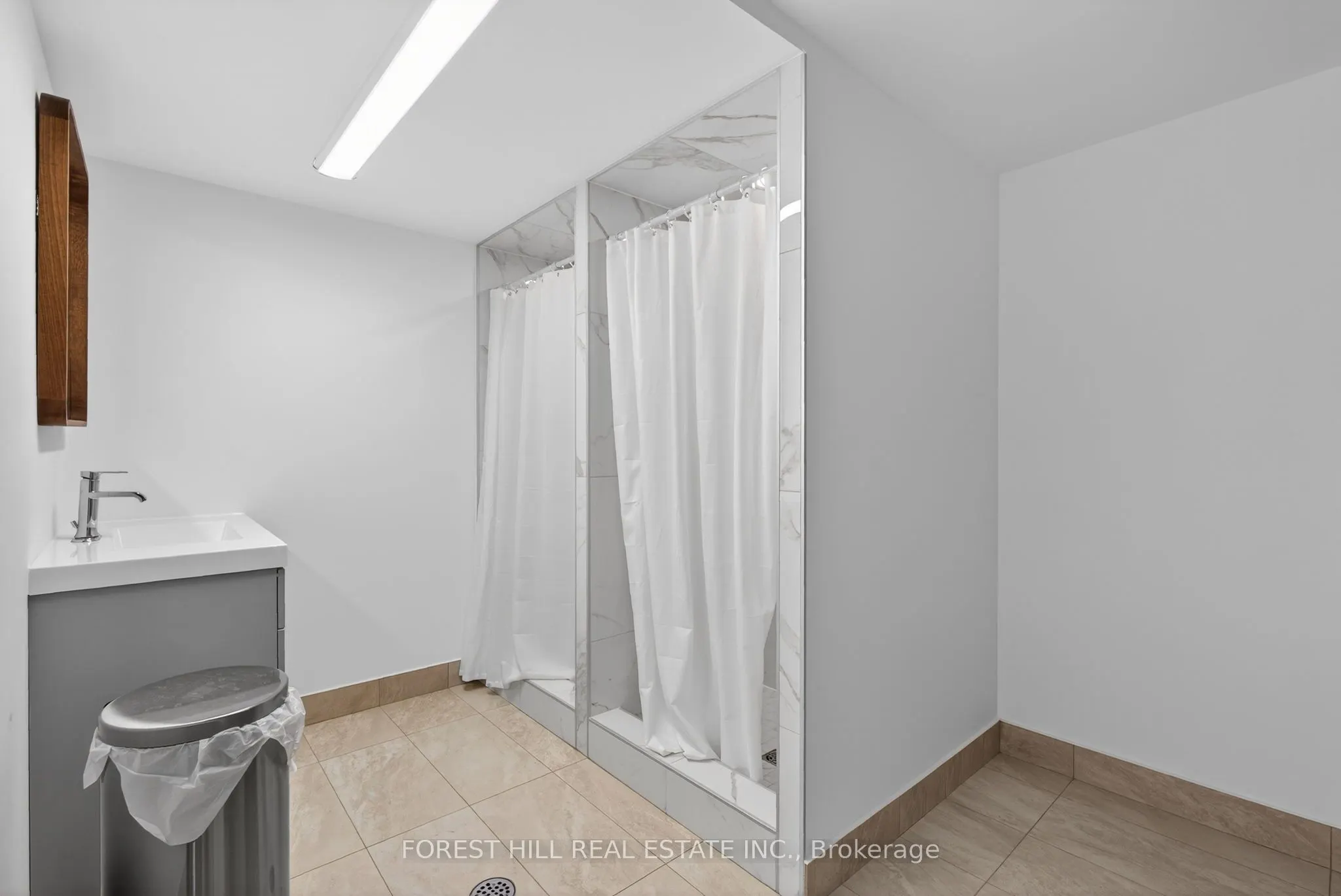 180 DUDLEY Avenue #302