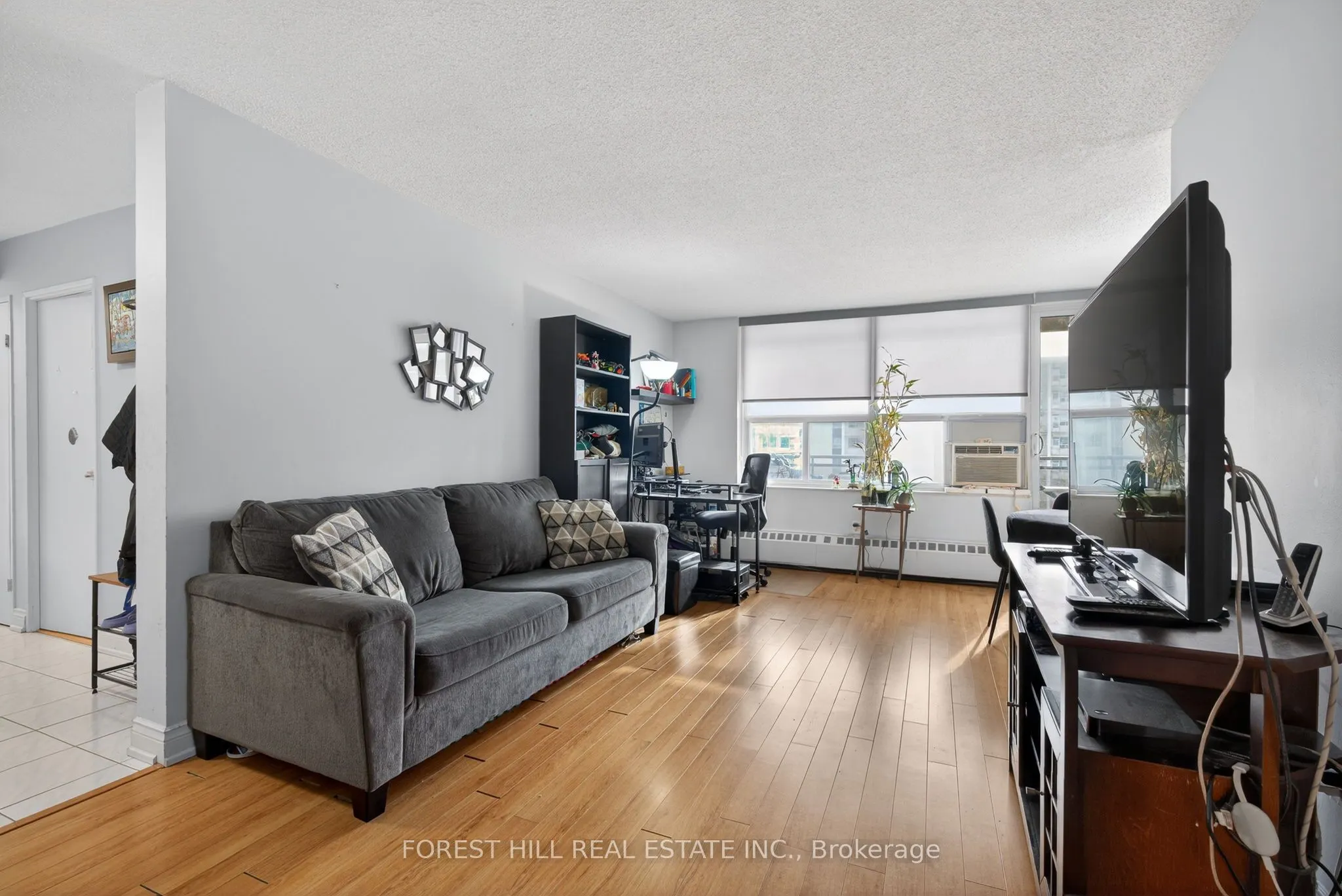 180 DUDLEY Avenue #302