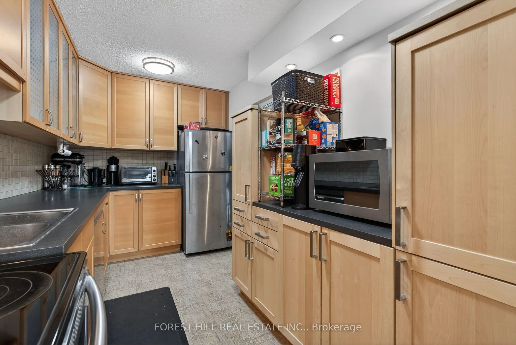 180 DUDLEY Avenue #302