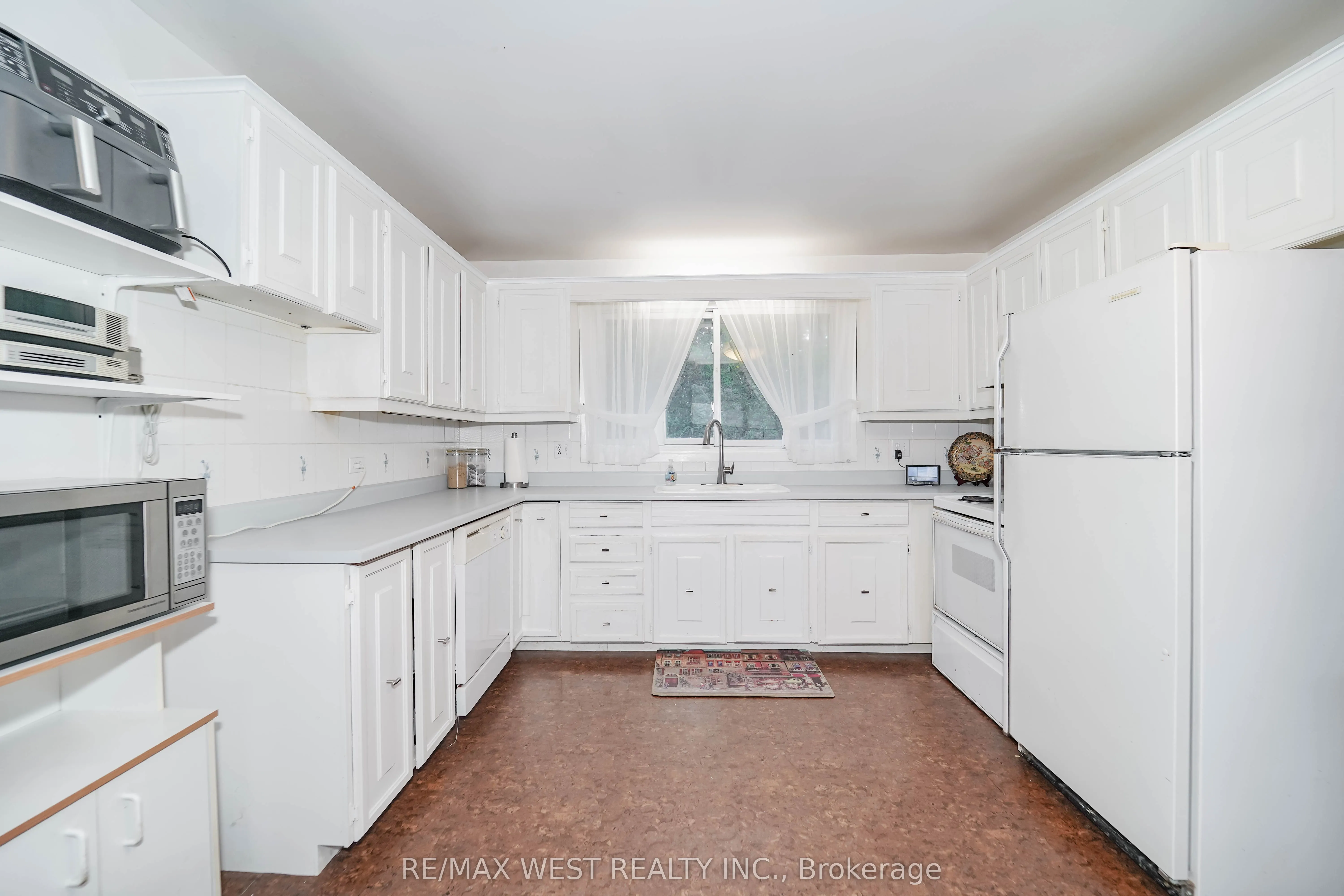 5949 Concession 6 Road