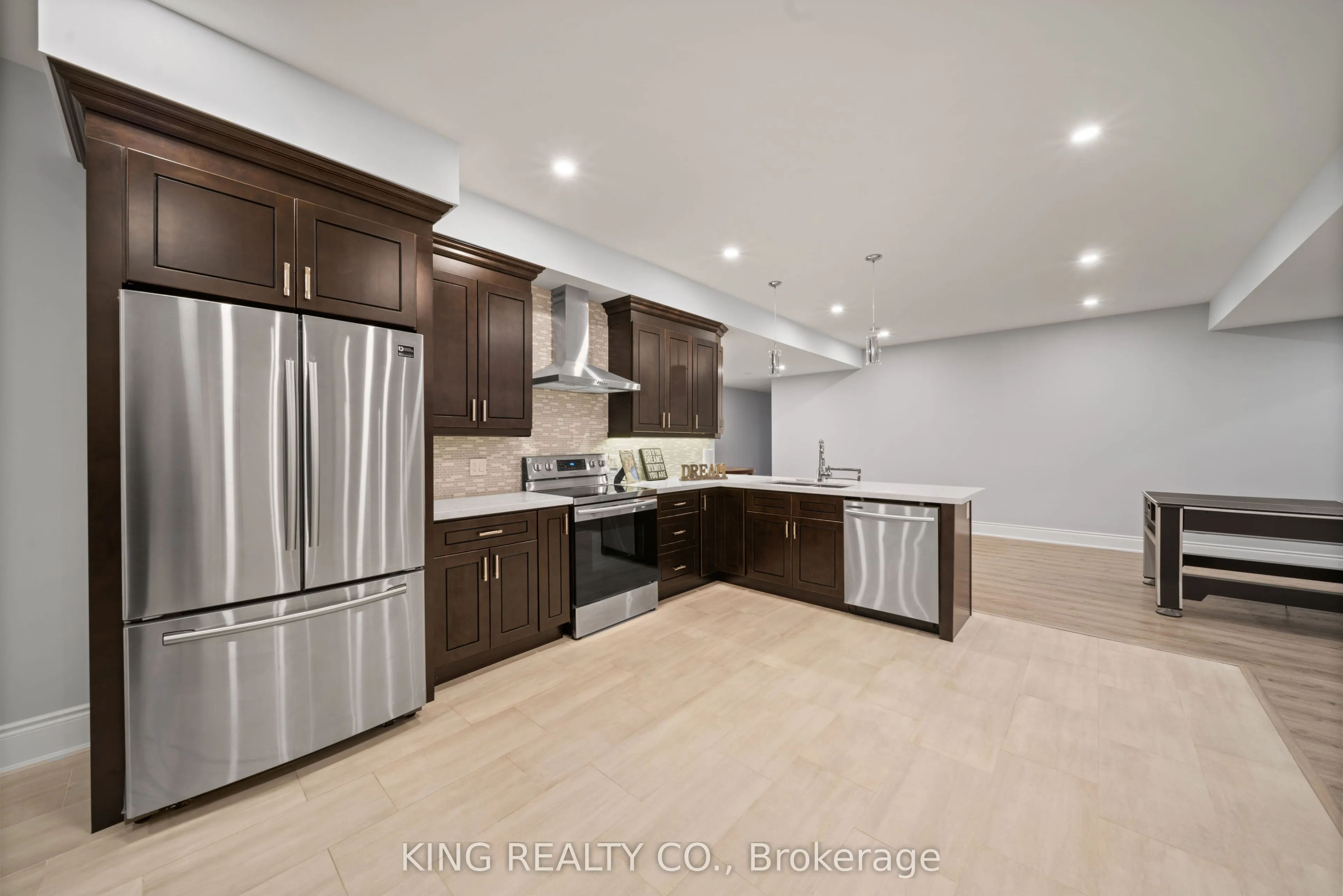 2 Dale Crescent
