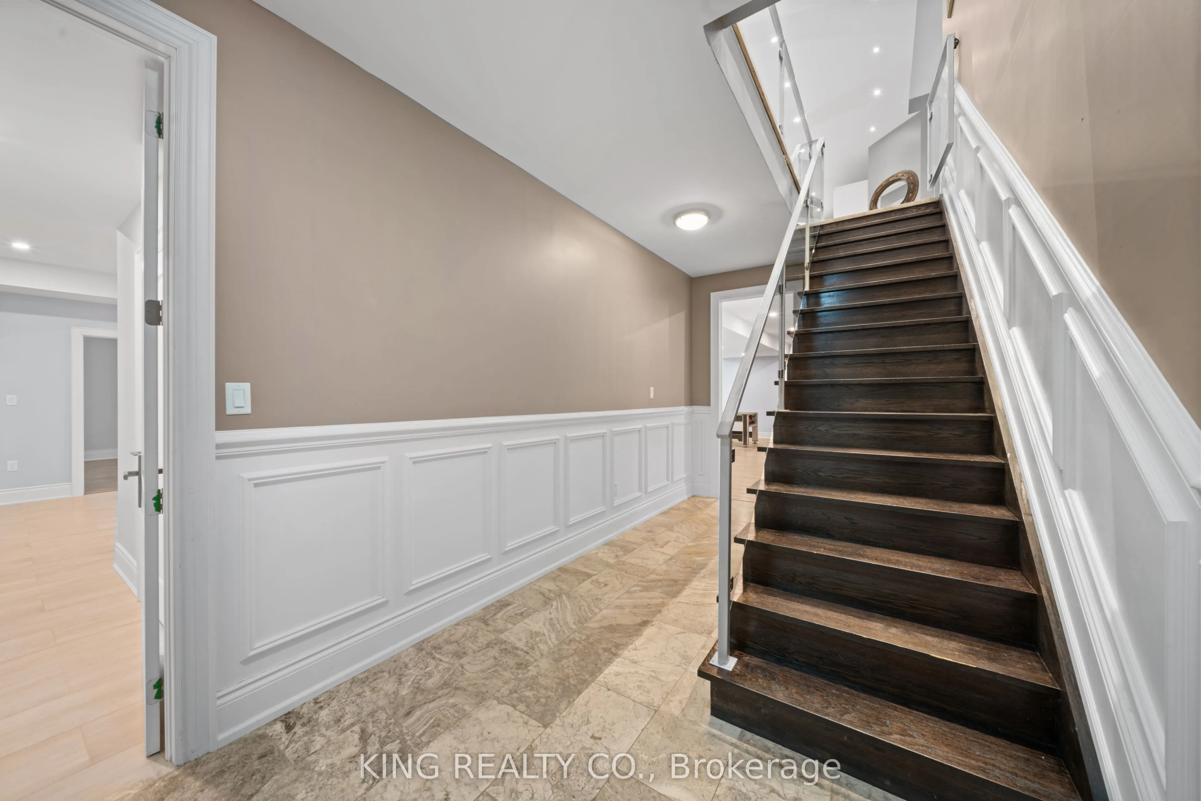 2 Dale Crescent