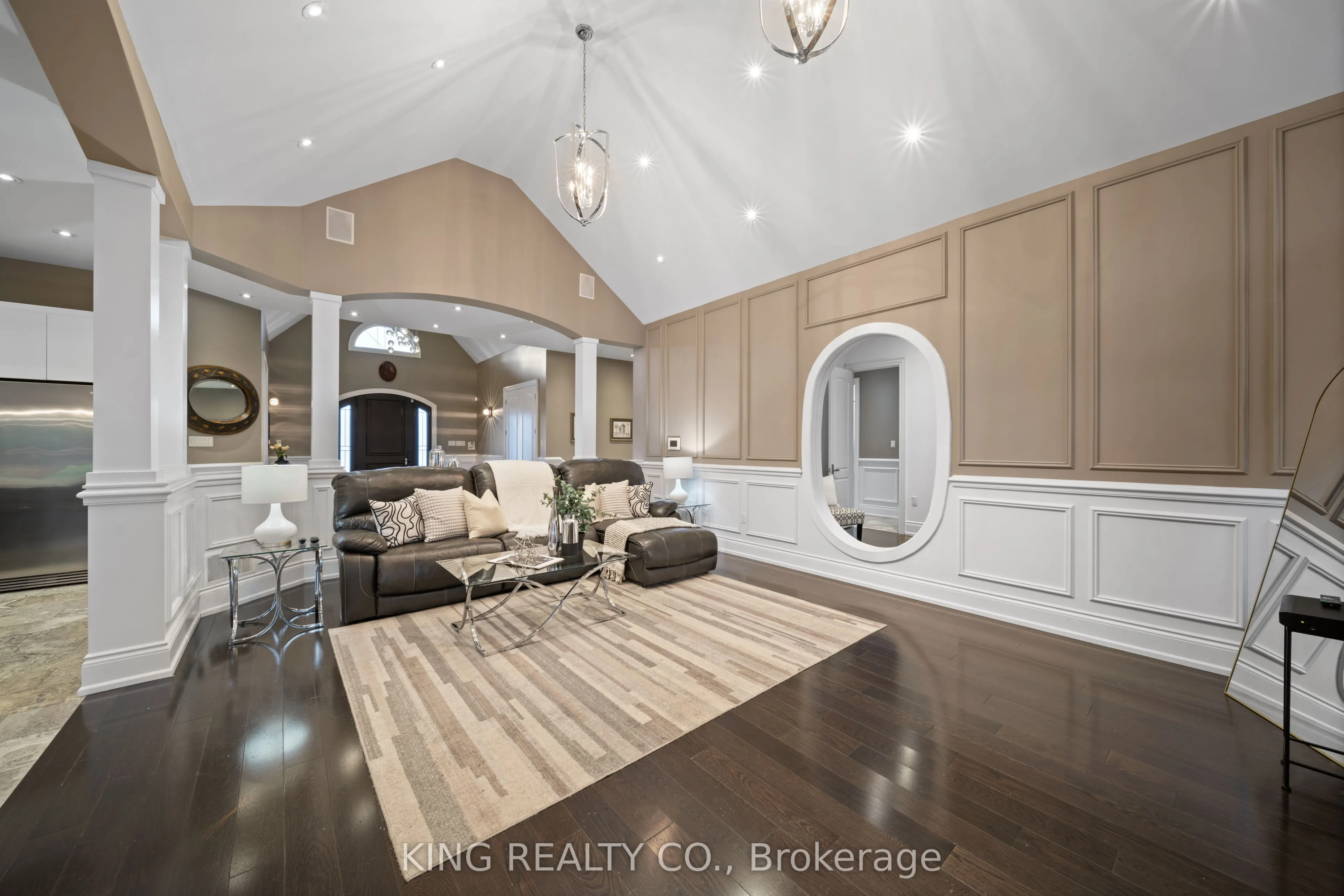 2 Dale Crescent