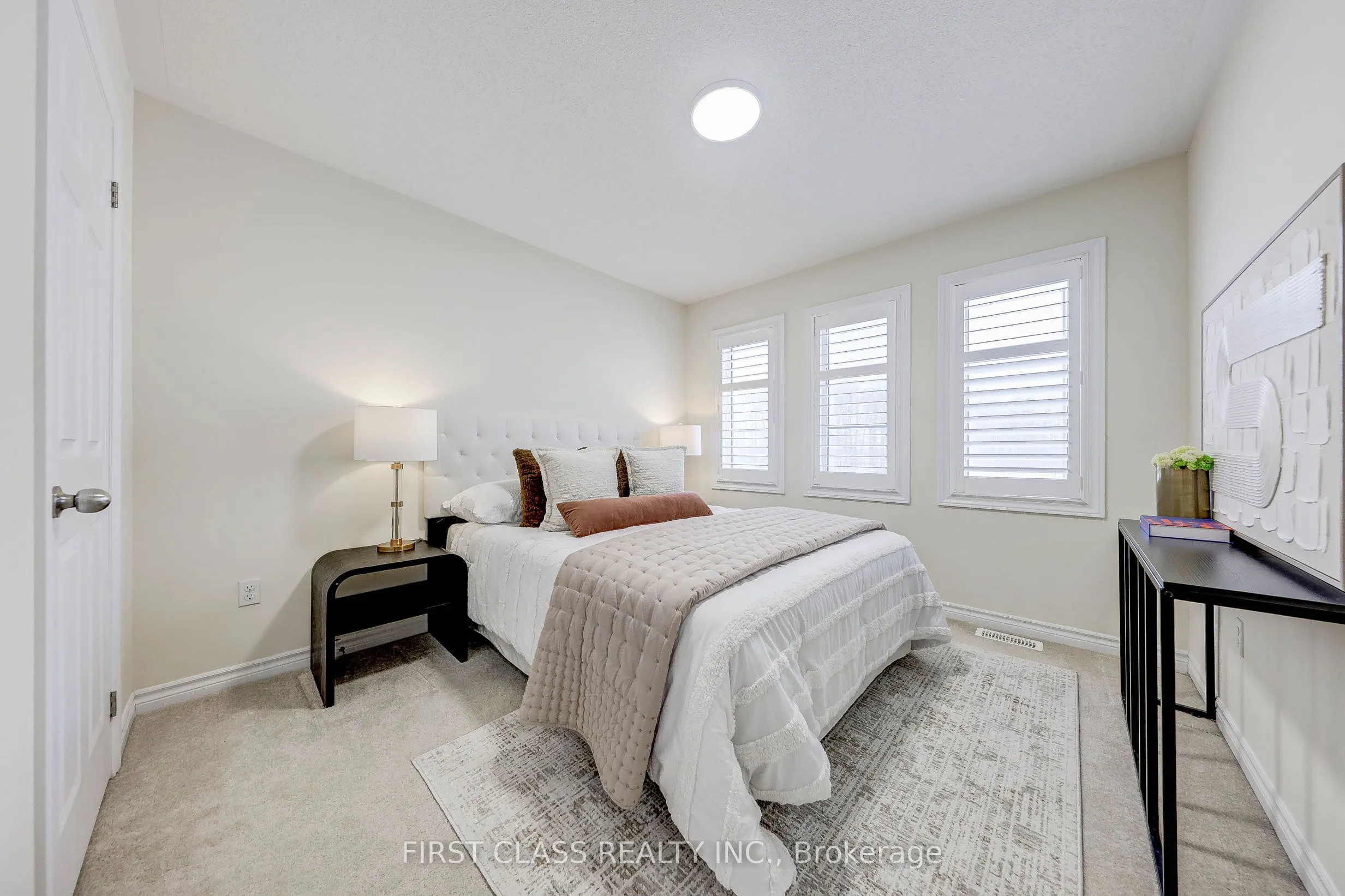 2 James Parrott Avenue