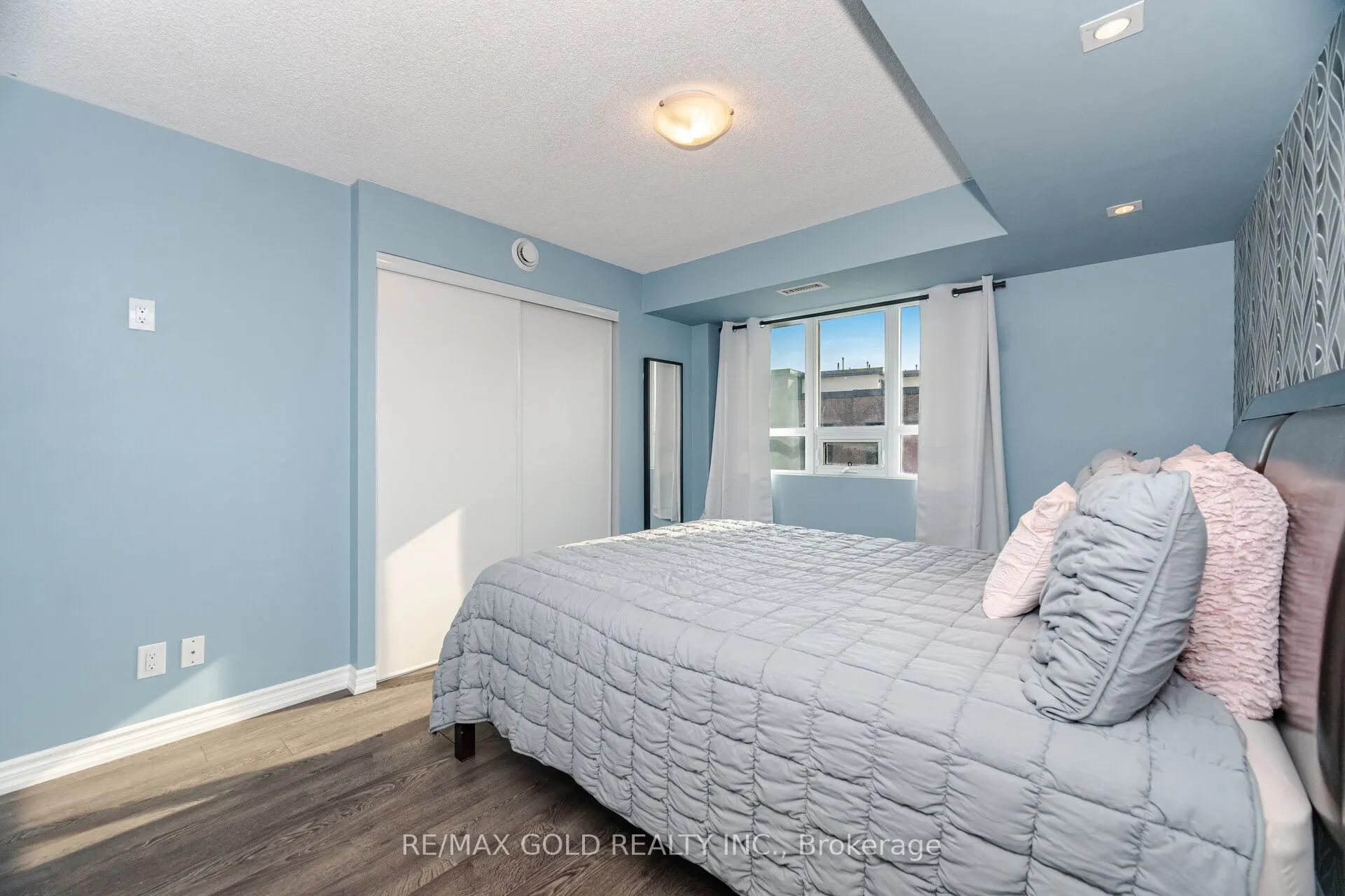 7730 Kipling Avenue #311