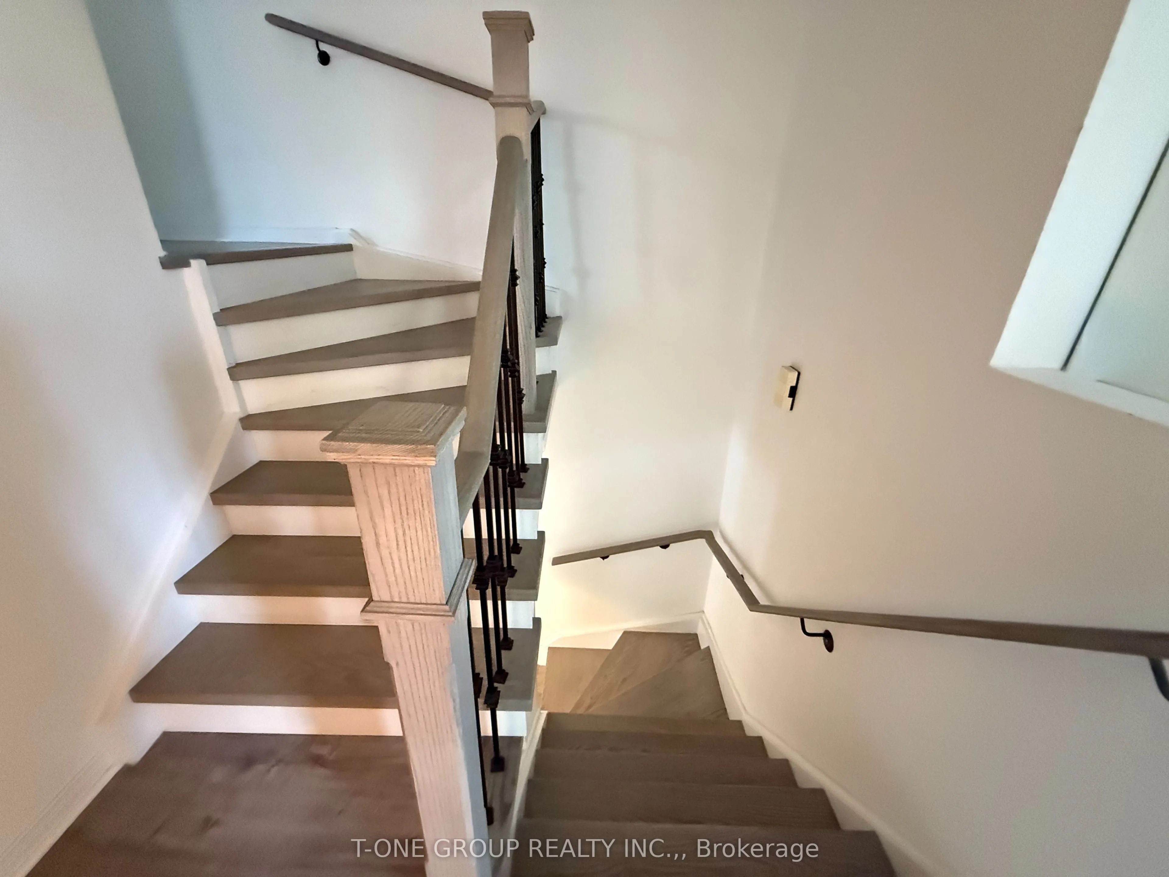 90 Bridlepath Street