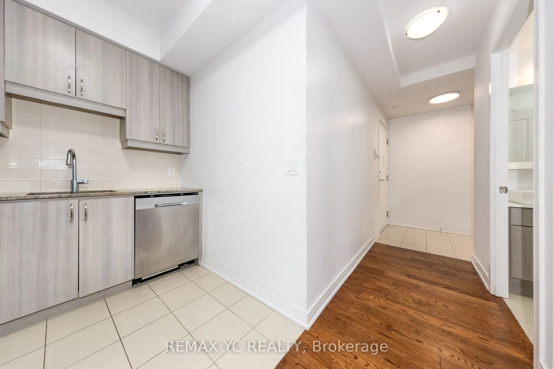 9191 Yonge Street #201
