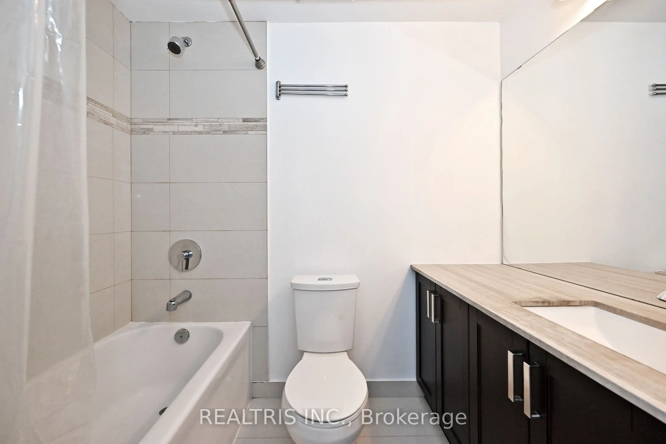 11611 Yonge Street #809