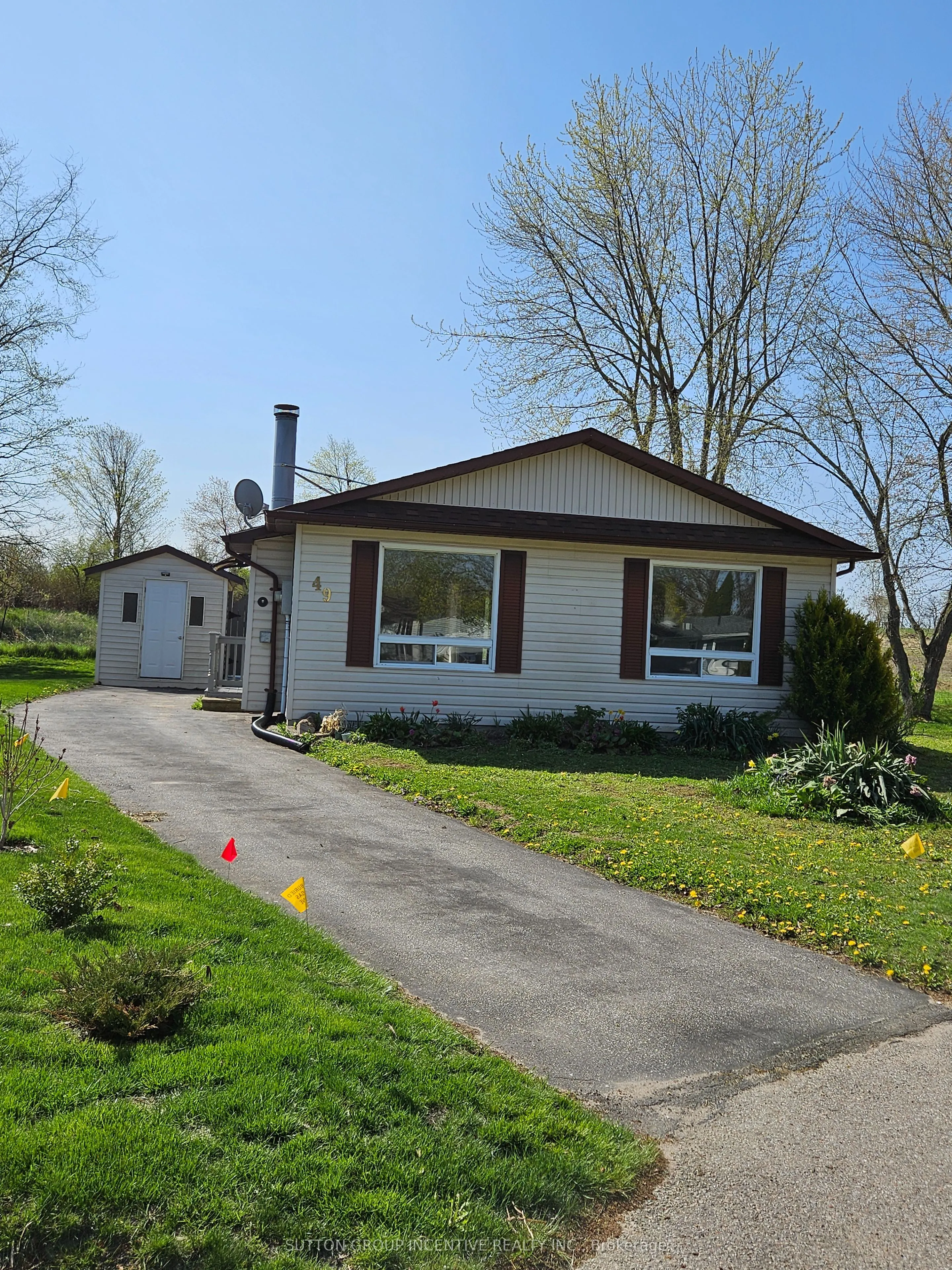 49 ROYAL OAK Drive