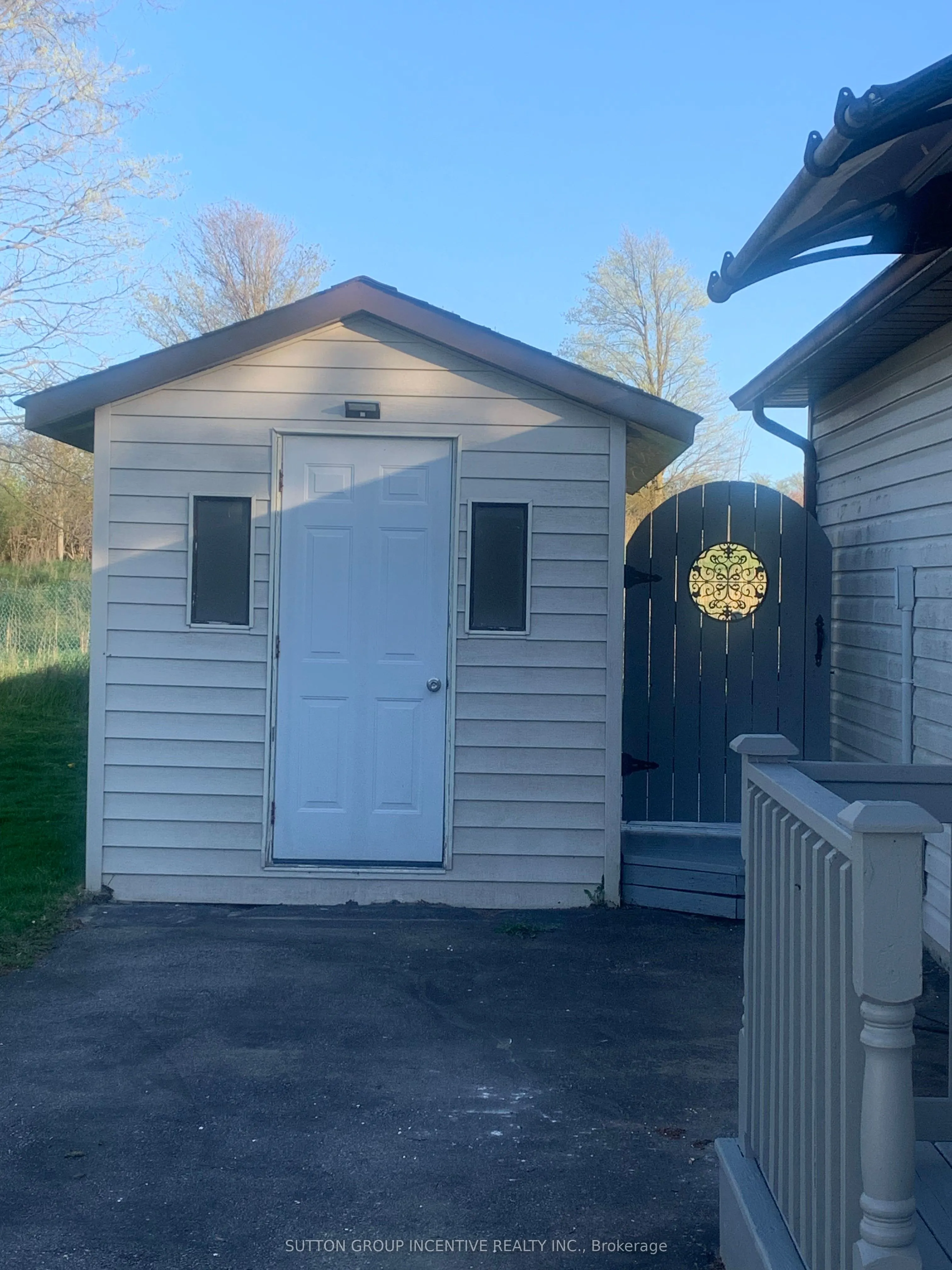 49 ROYAL OAK Drive