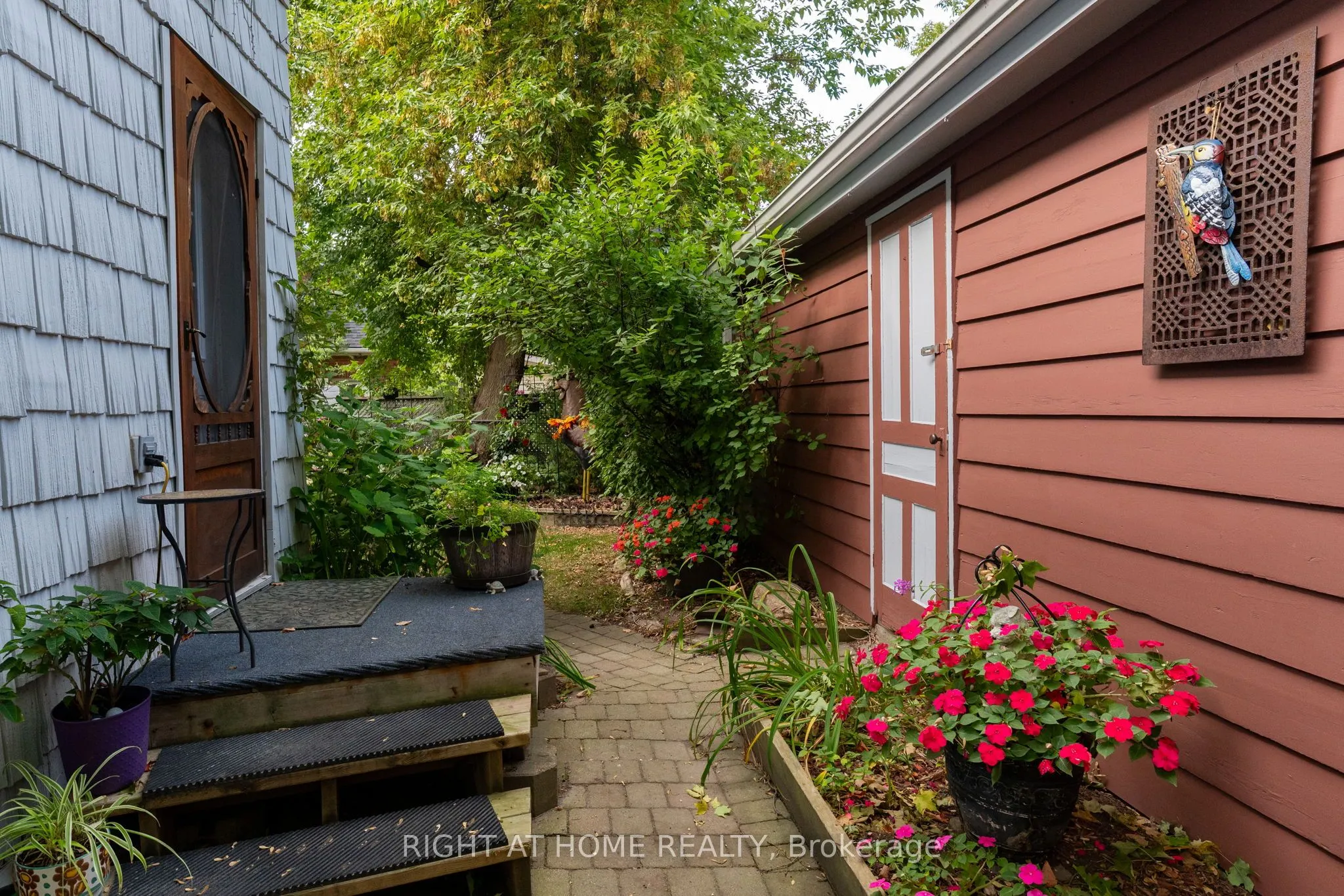 220 Barrie Street