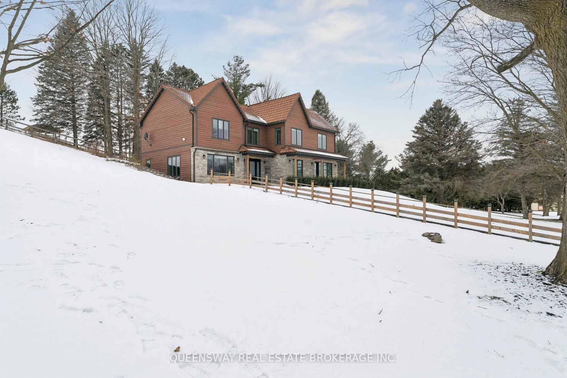 8388 Fifth Side Road