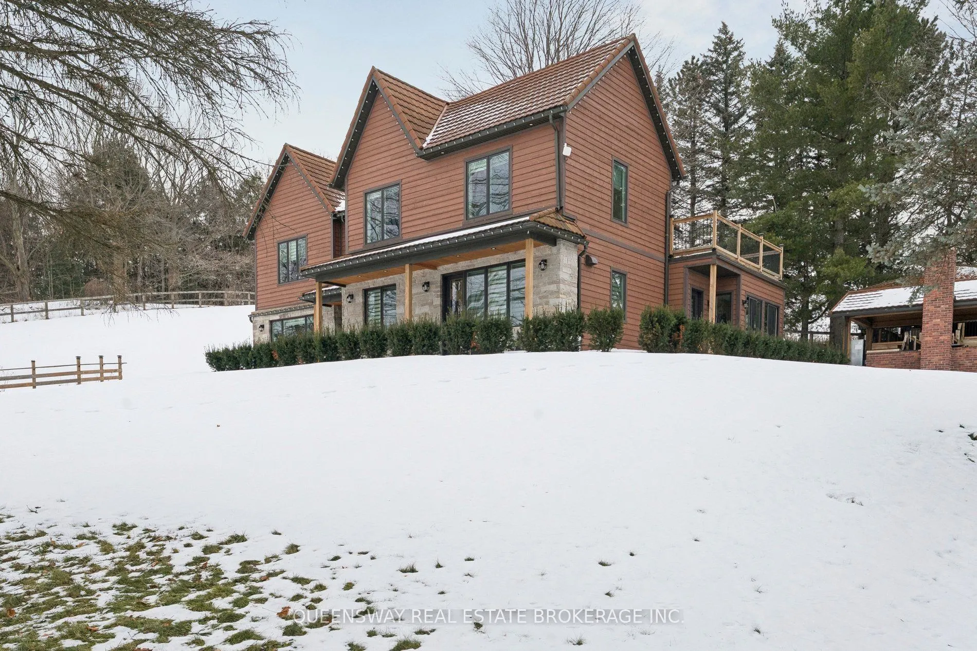 8388 Fifth Side Road