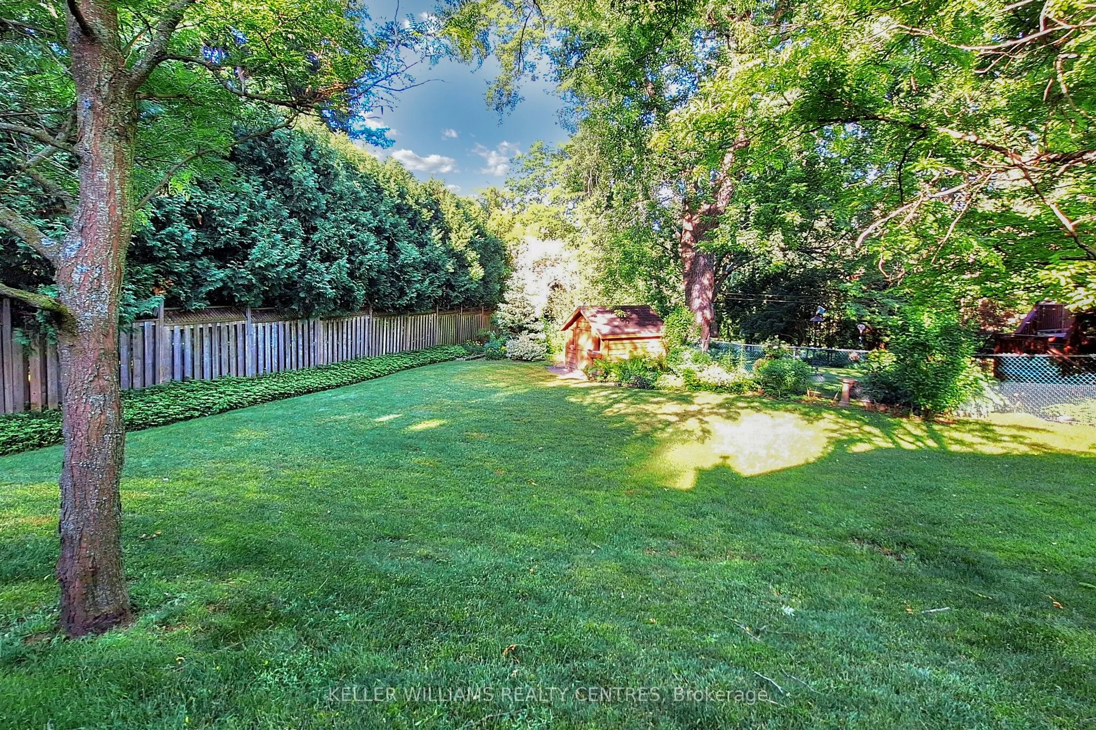 27 Hawthorne Lane