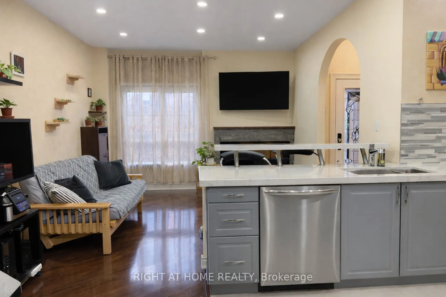 4 Forest Run Boulevard