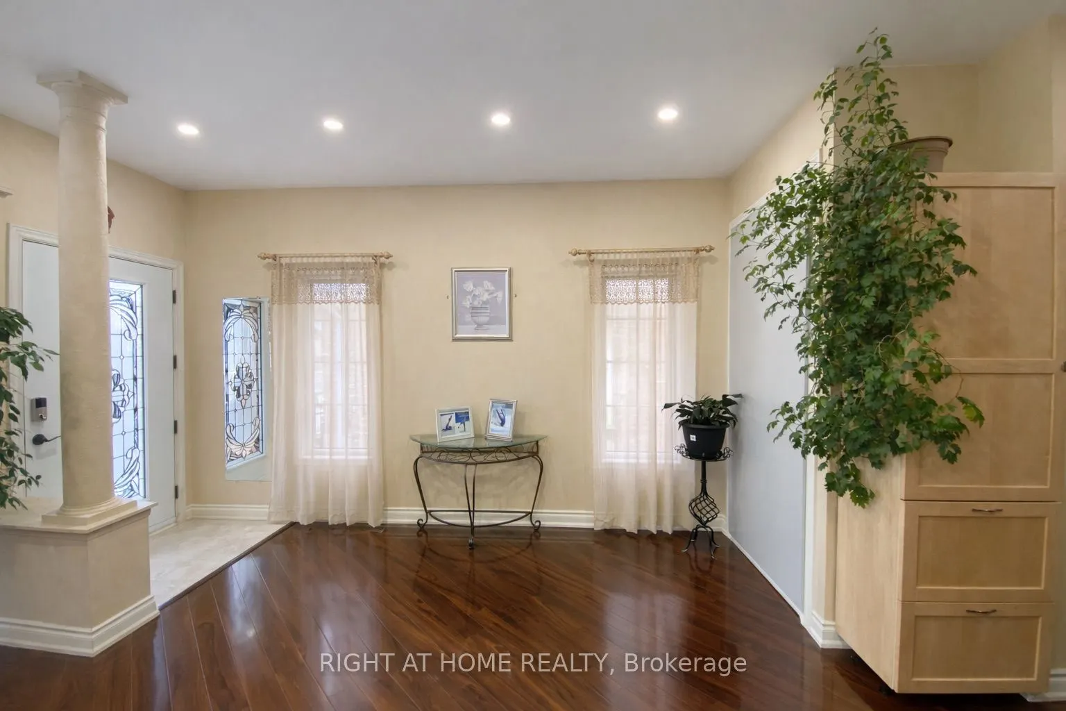 4 Forest Run Boulevard