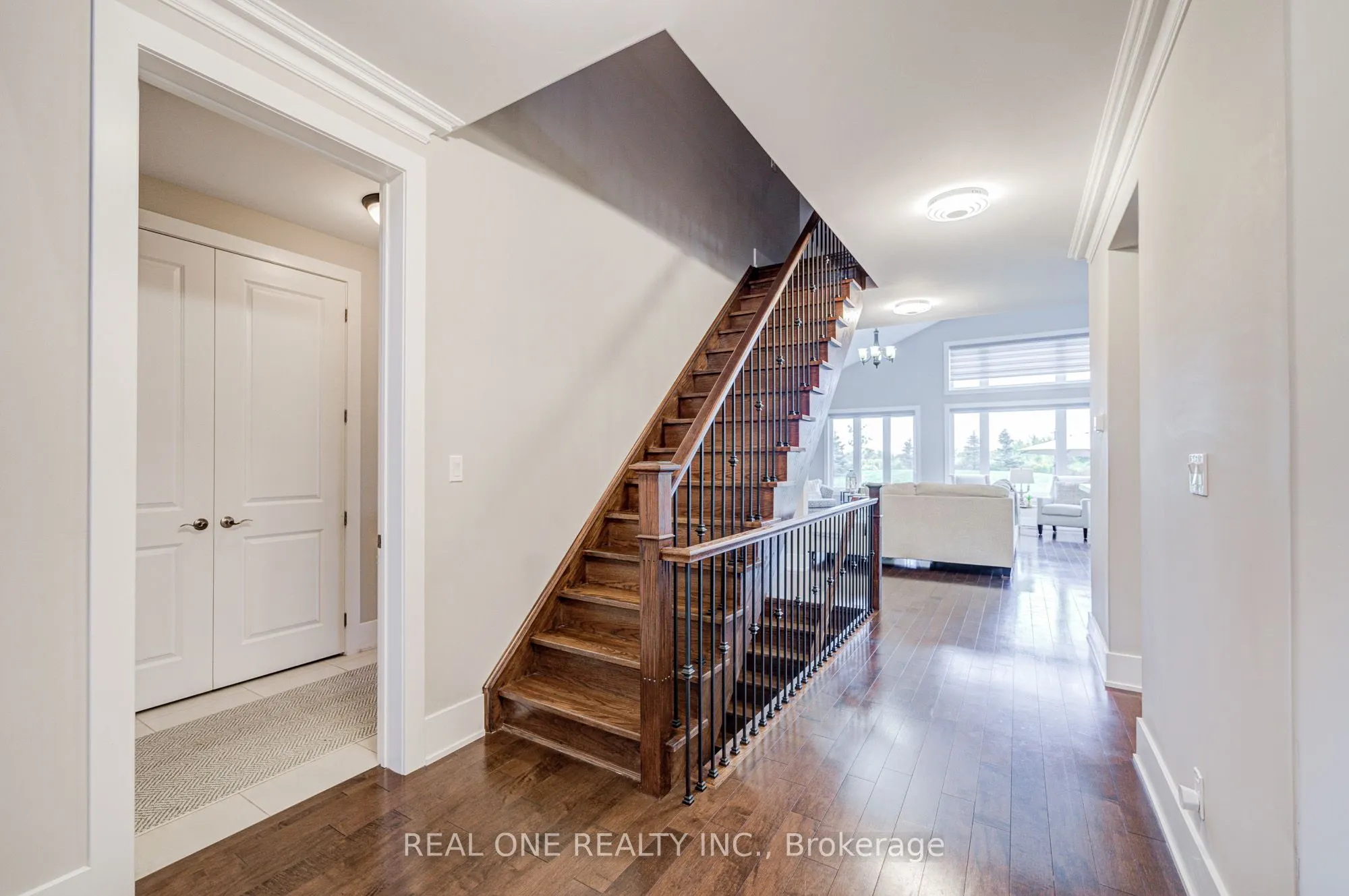 295 Sunnybrae Avenue